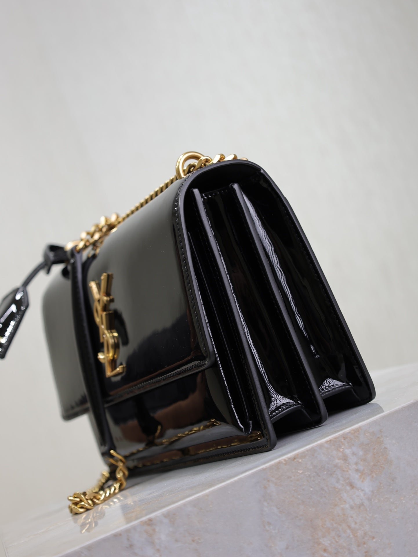 {Style No: H453AKZ8} YSL 25S SUNSET MEDIUM 22 IN BLACK SHINY CALFSKIN GOLD HARDWARE - Image 7
