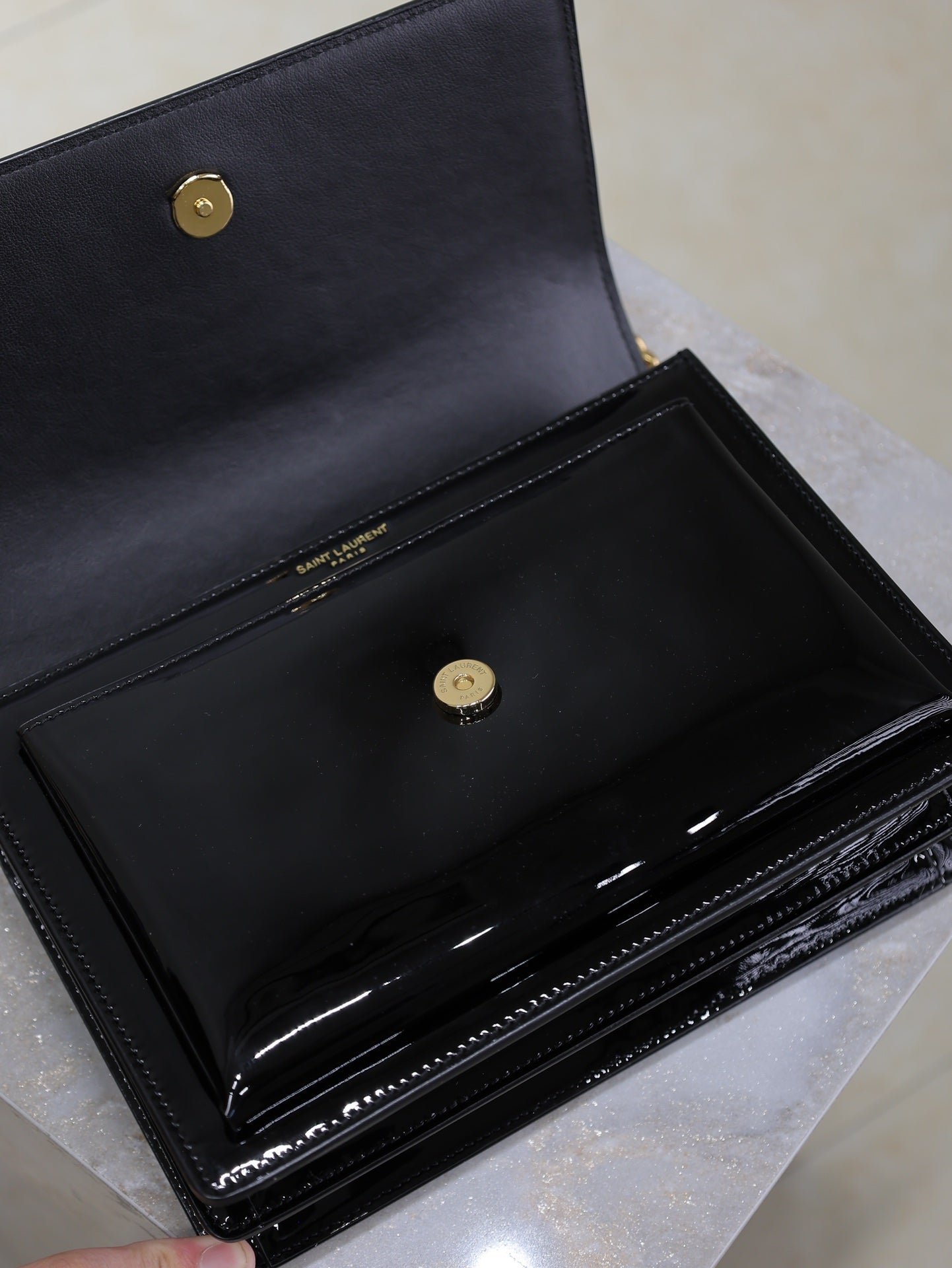 {Style No: H453AKZ8} YSL 25S SUNSET MEDIUM 22 IN BLACK SHINY CALFSKIN GOLD HARDWARE - Image 9