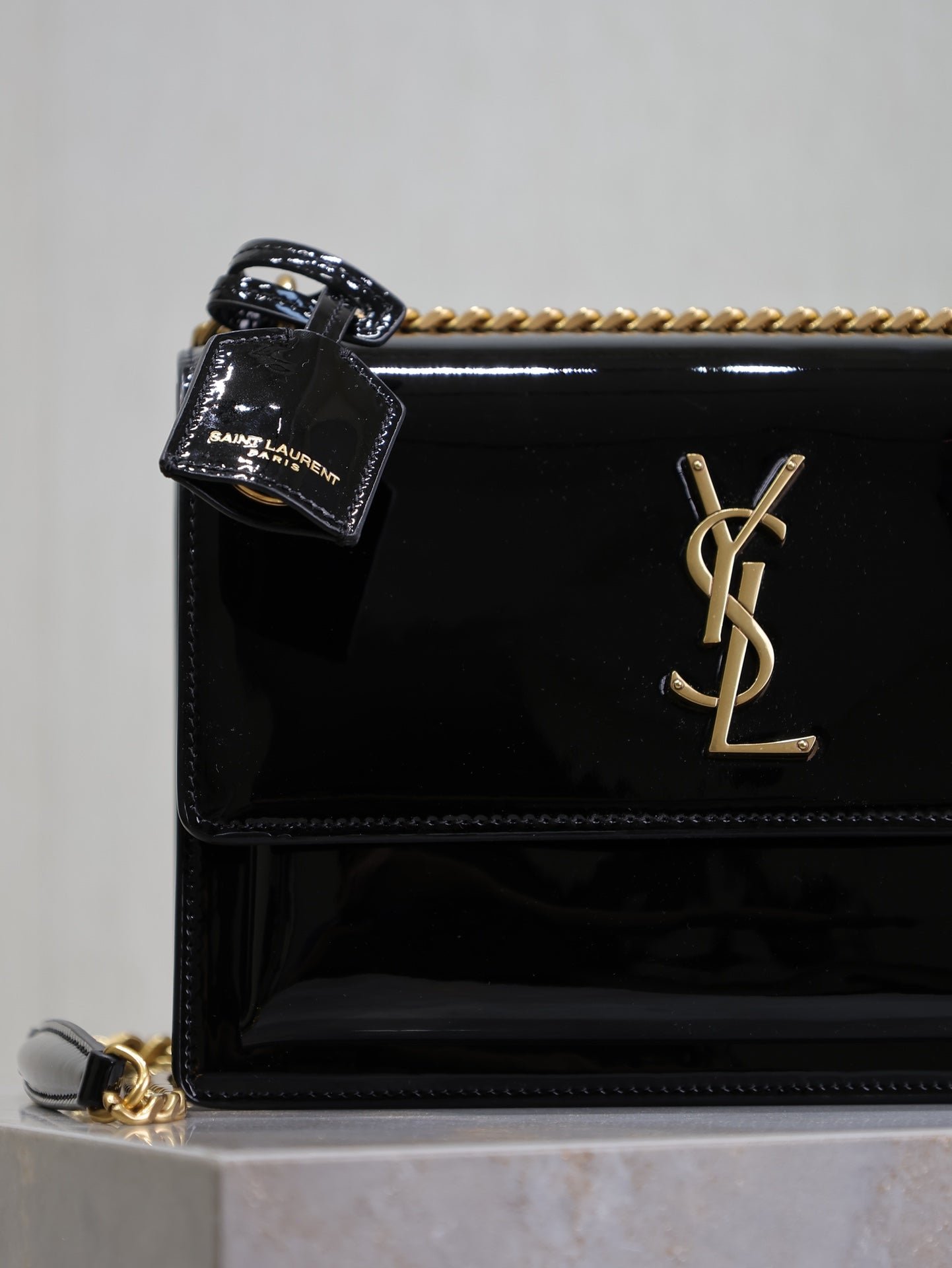 {Style No: H453AKZ8} YSL 25S SUNSET MEDIUM 22 IN BLACK SHINY CALFSKIN GOLD HARDWARE - Image 3