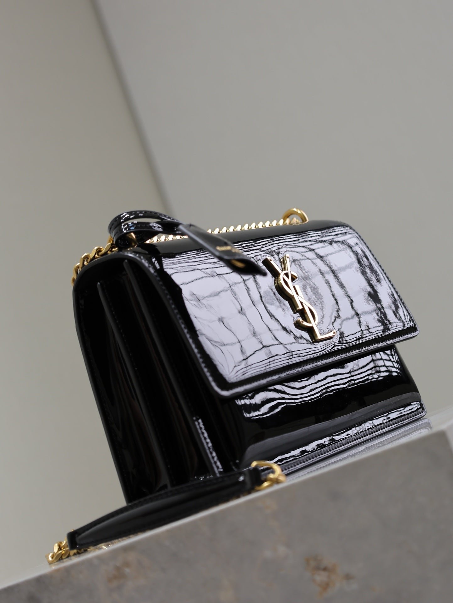 {Style No: H453AKZ8} YSL 25S SUNSET MEDIUM 22 IN BLACK SHINY CALFSKIN GOLD HARDWARE - Image 8