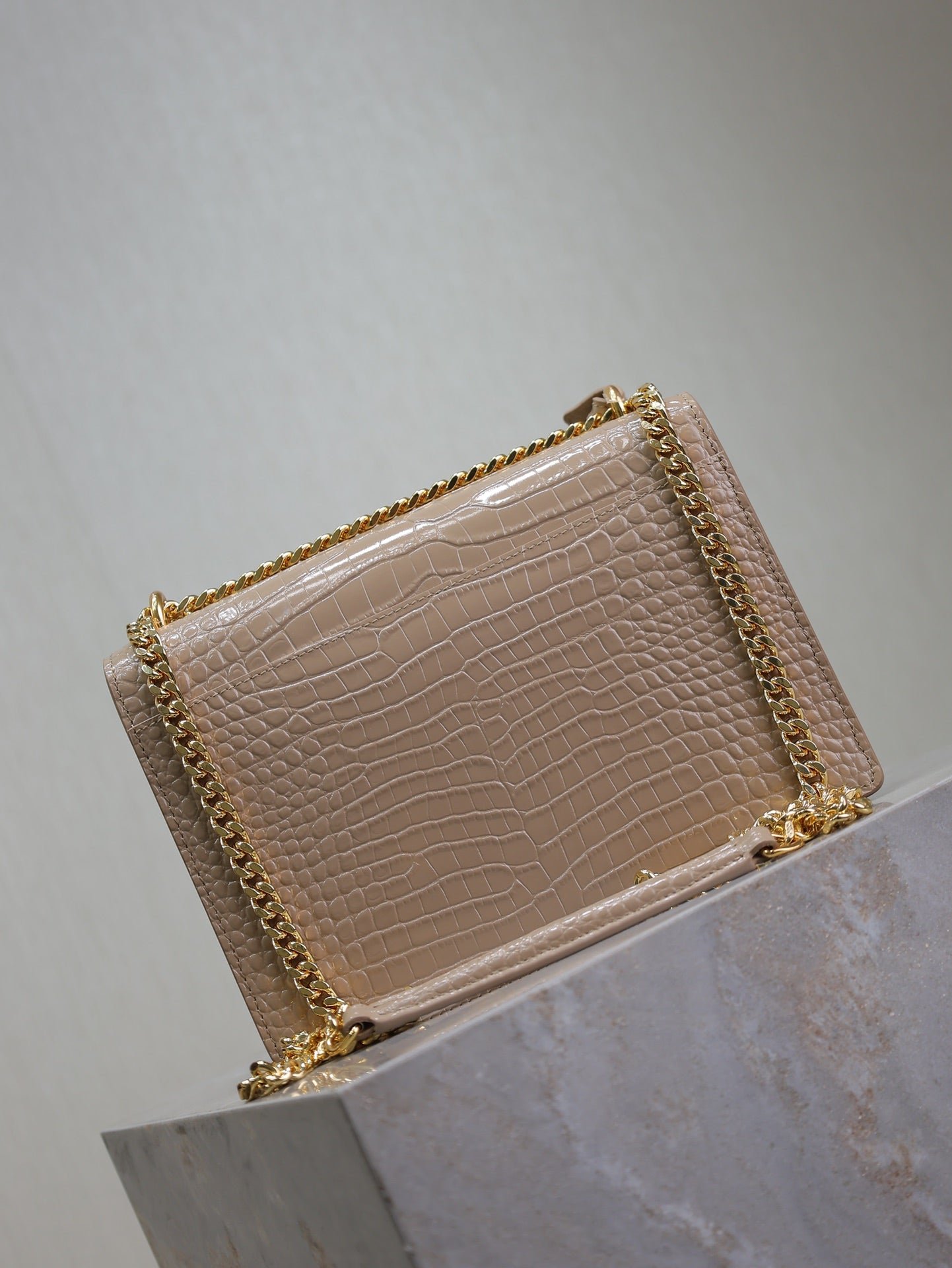 {Style No: ENPQRJKV} YSL 25S SUNSET MEDIUM 22 IN NUDE CROCODILE-EMBOSSED SHINY CALFSKIN GOLD HARDWARE - Image 2