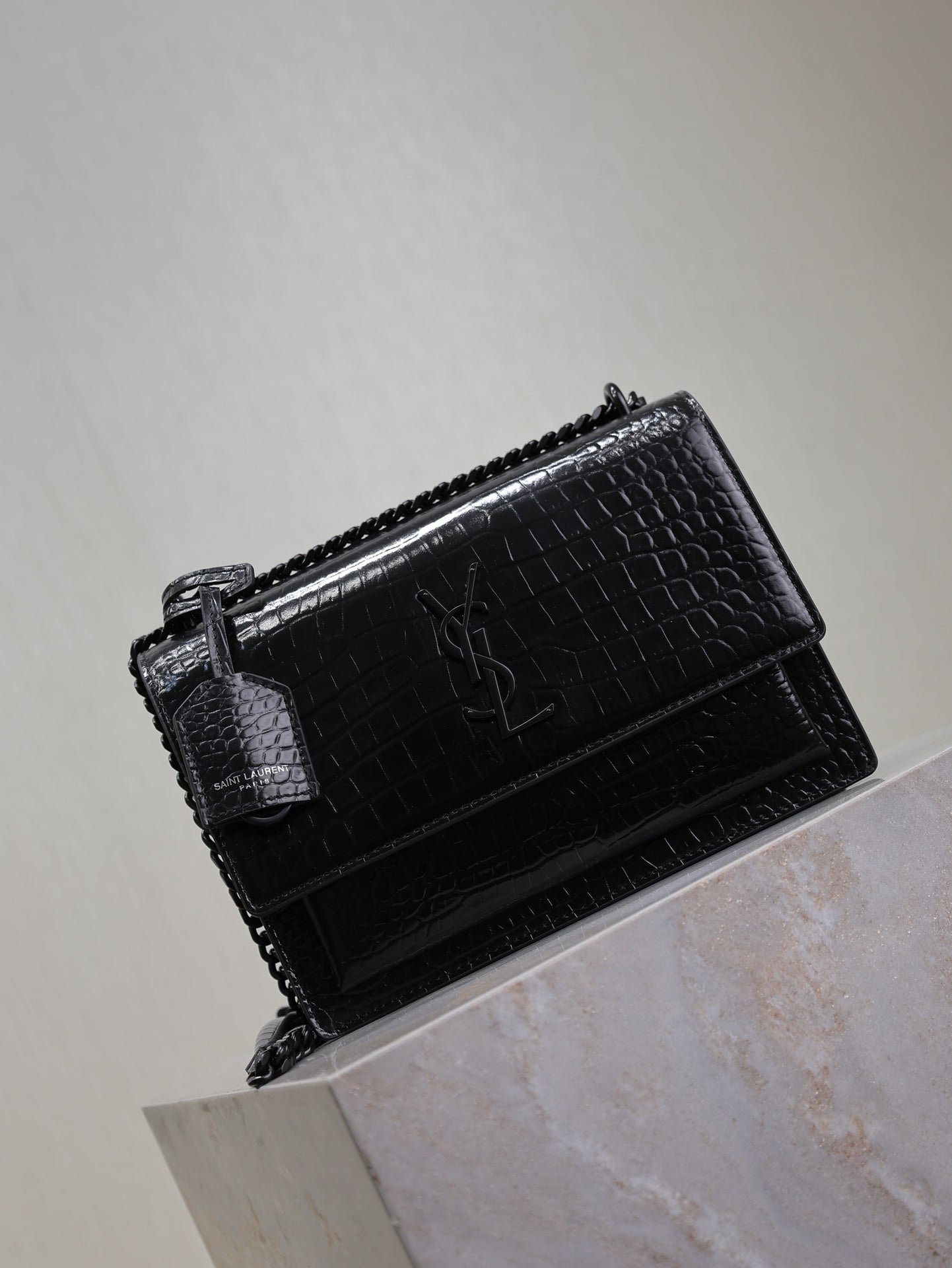 {Style No: YM266NE3} YSL 25S SUNSET MEDIUM 22 IN BLACK CROCODILE-EMBOSSED SHINY CALFSKIN BLACK HARDWARE - Image 7