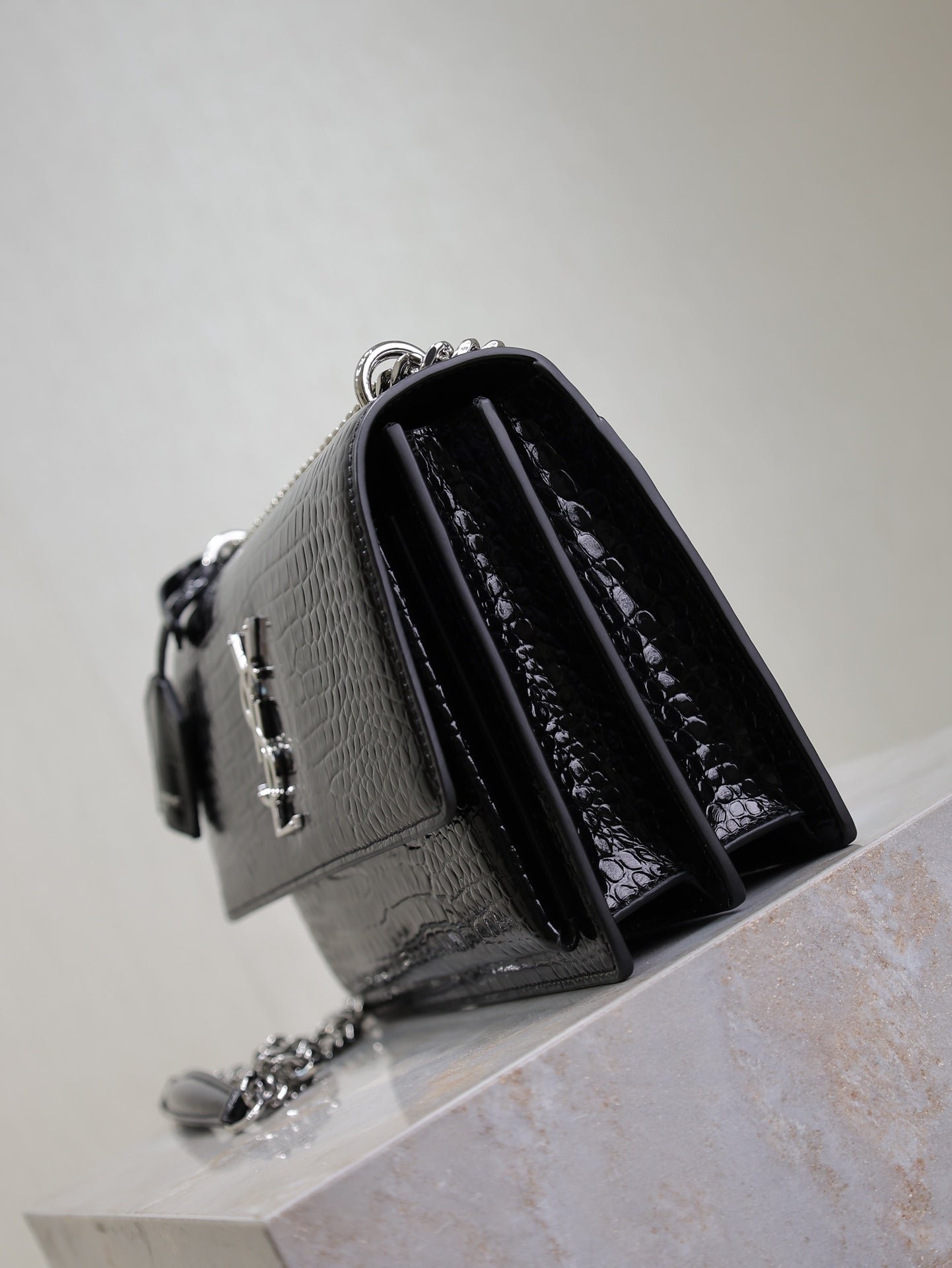 {Style No: TFC5U2GR} YSL 25S SUNSET MEDIUM 22 IN BLACK CROCODILE-EMBOSSED SHINY CALFSKIN SILVER HARDWARE - Image 7