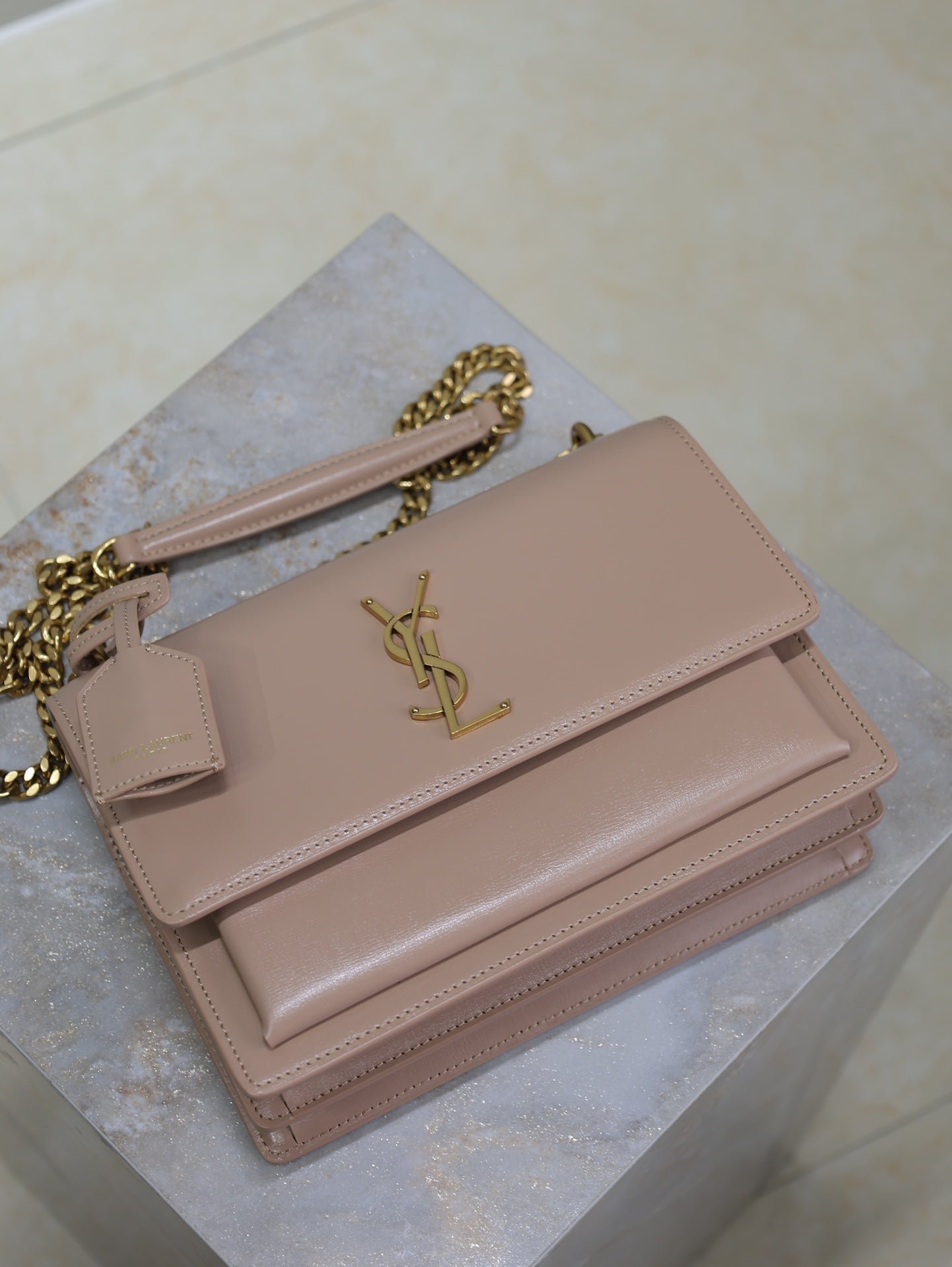 {Style No: ZYKS4TEI} YSL 25S SUNSET BAG 22 IN WARM TAUPE PINK CALFSKIN GOLD HARDWARE - Image 6