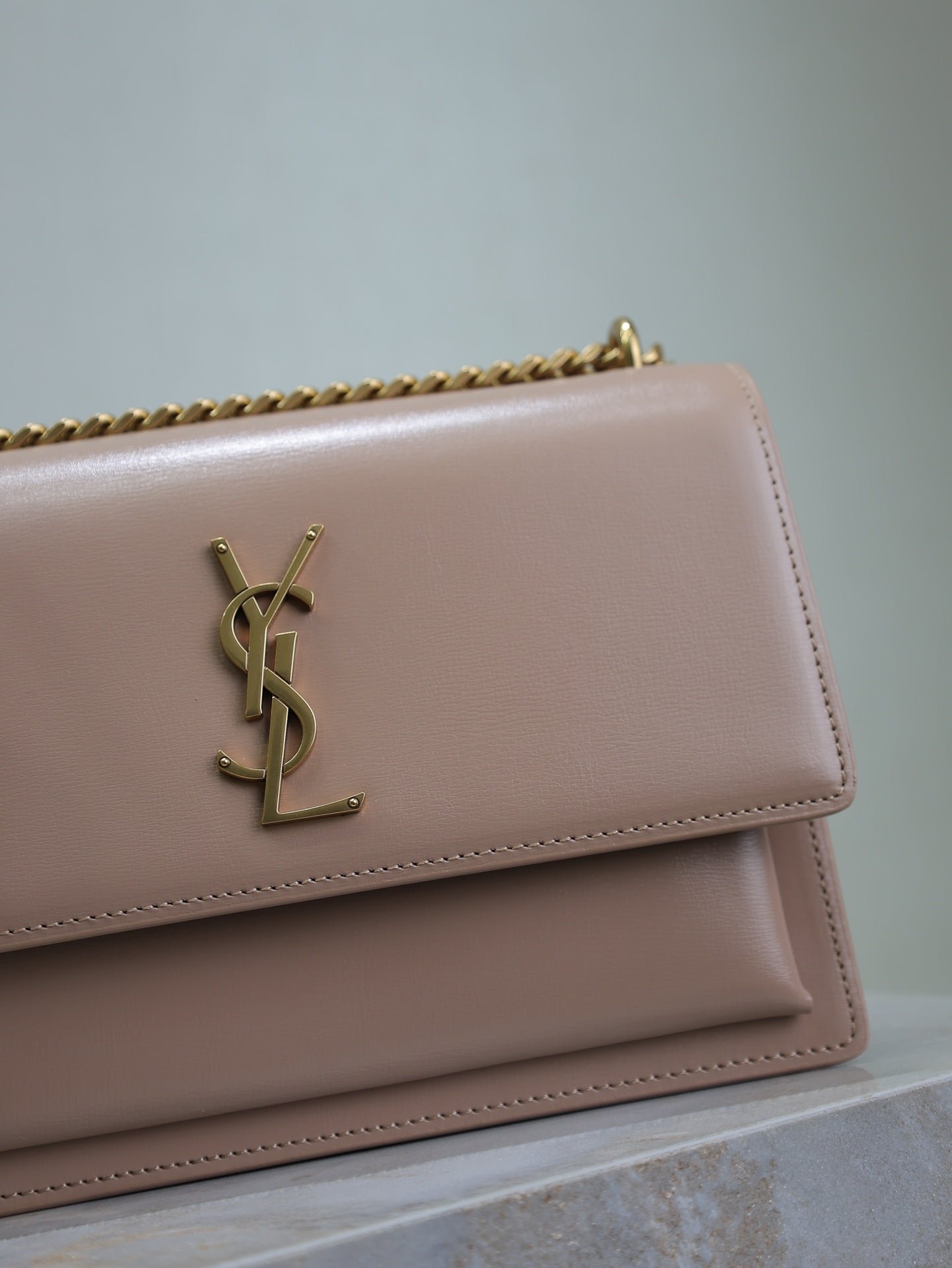 {Style No: ZYKS4TEI} YSL 25S SUNSET BAG 22 IN WARM TAUPE PINK CALFSKIN GOLD HARDWARE - Image 3