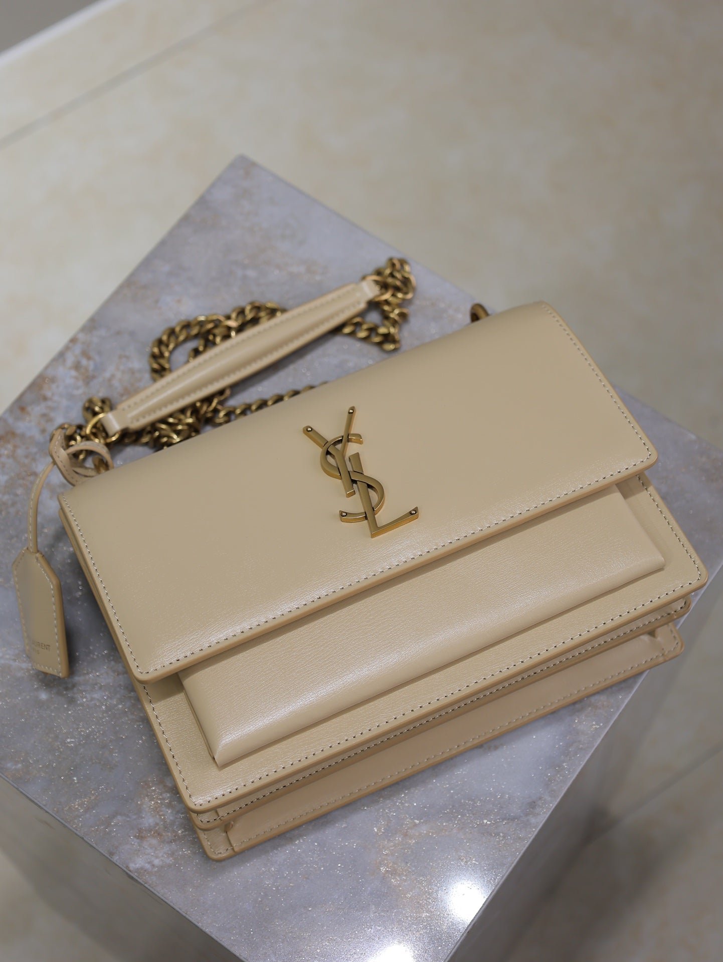 {Style No: QEQPZQBF} YSL 25S SUNSET BAG 22 IN NUDE CALFSKIN GOLD HARDWARE - Image 6