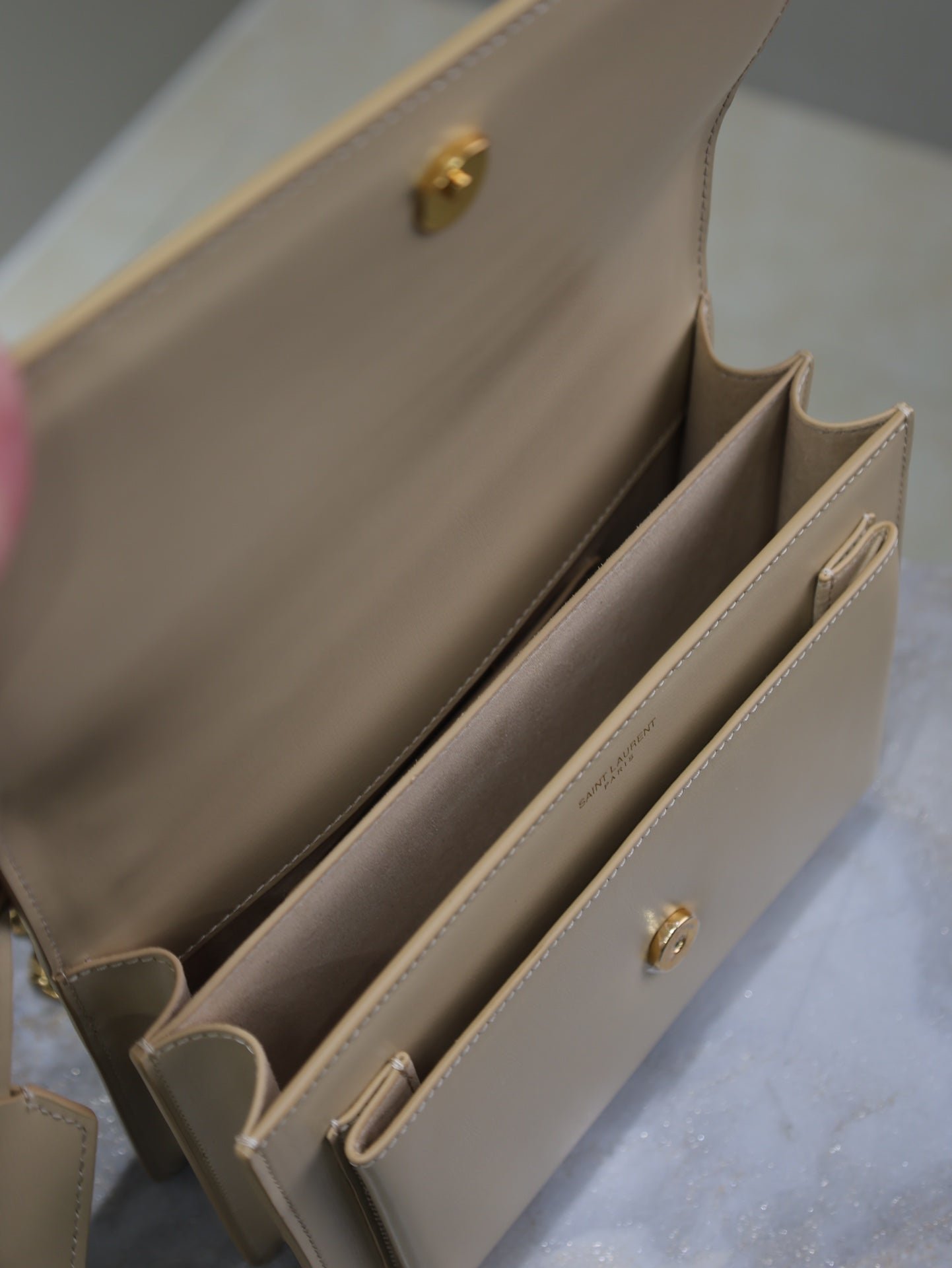{Style No: QEQPZQBF} YSL 25S SUNSET BAG 22 IN NUDE CALFSKIN GOLD HARDWARE - Image 5