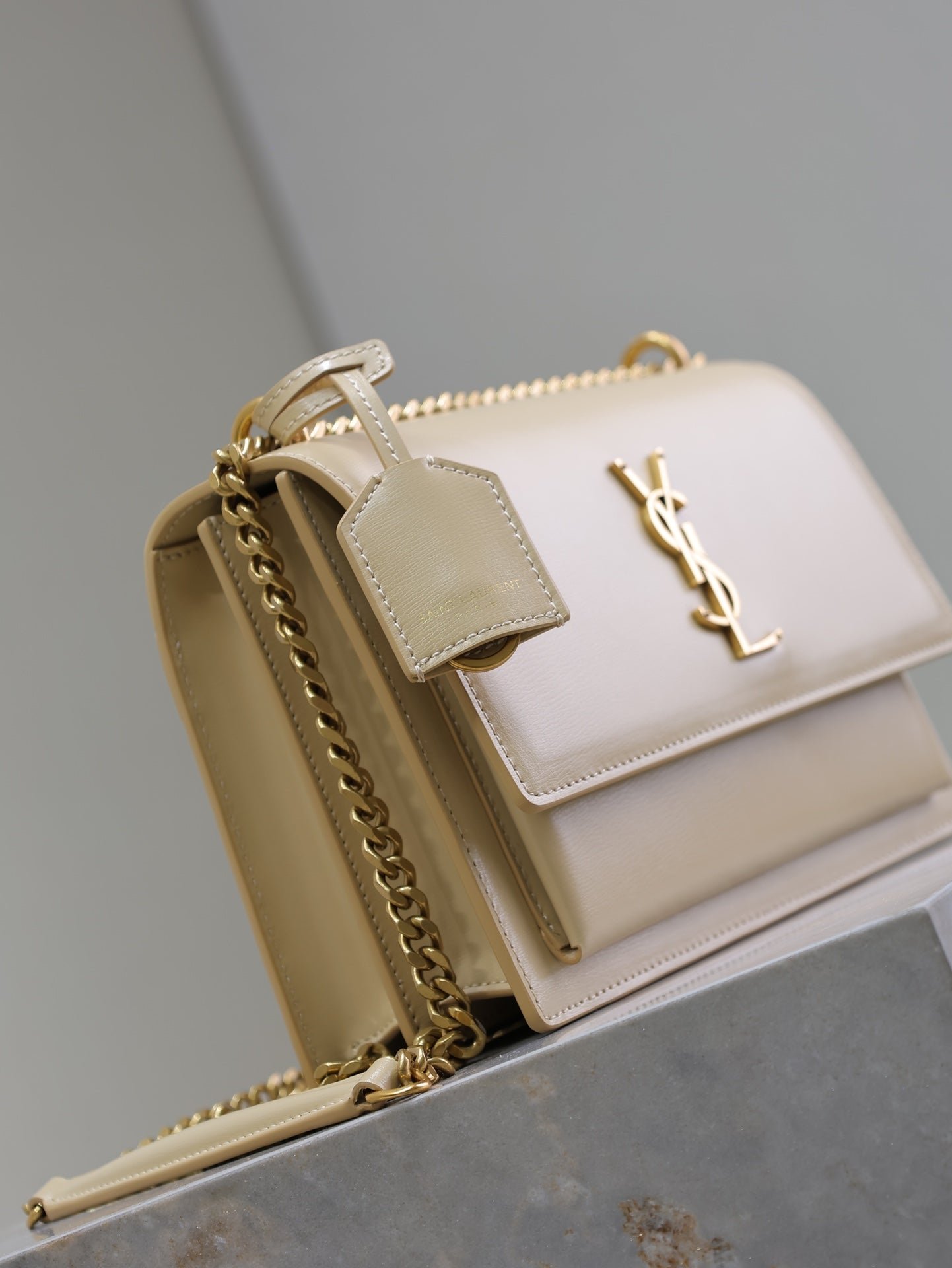 {Style No: QEQPZQBF} YSL 25S SUNSET BAG 22 IN NUDE CALFSKIN GOLD HARDWARE - Image 7