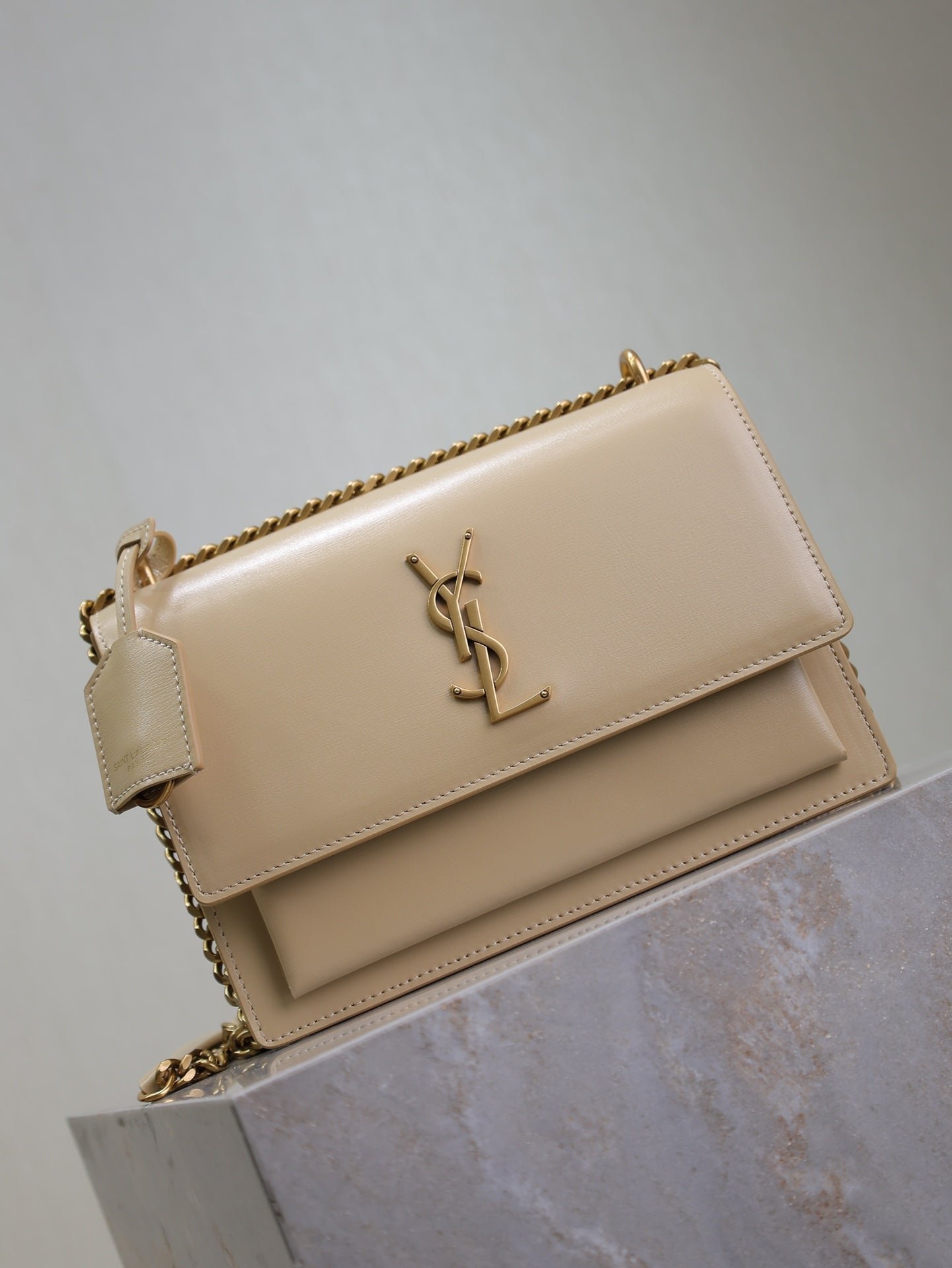 {Style No: QEQPZQBF} YSL 25S SUNSET BAG 22 IN NUDE CALFSKIN GOLD HARDWARE - Image 9