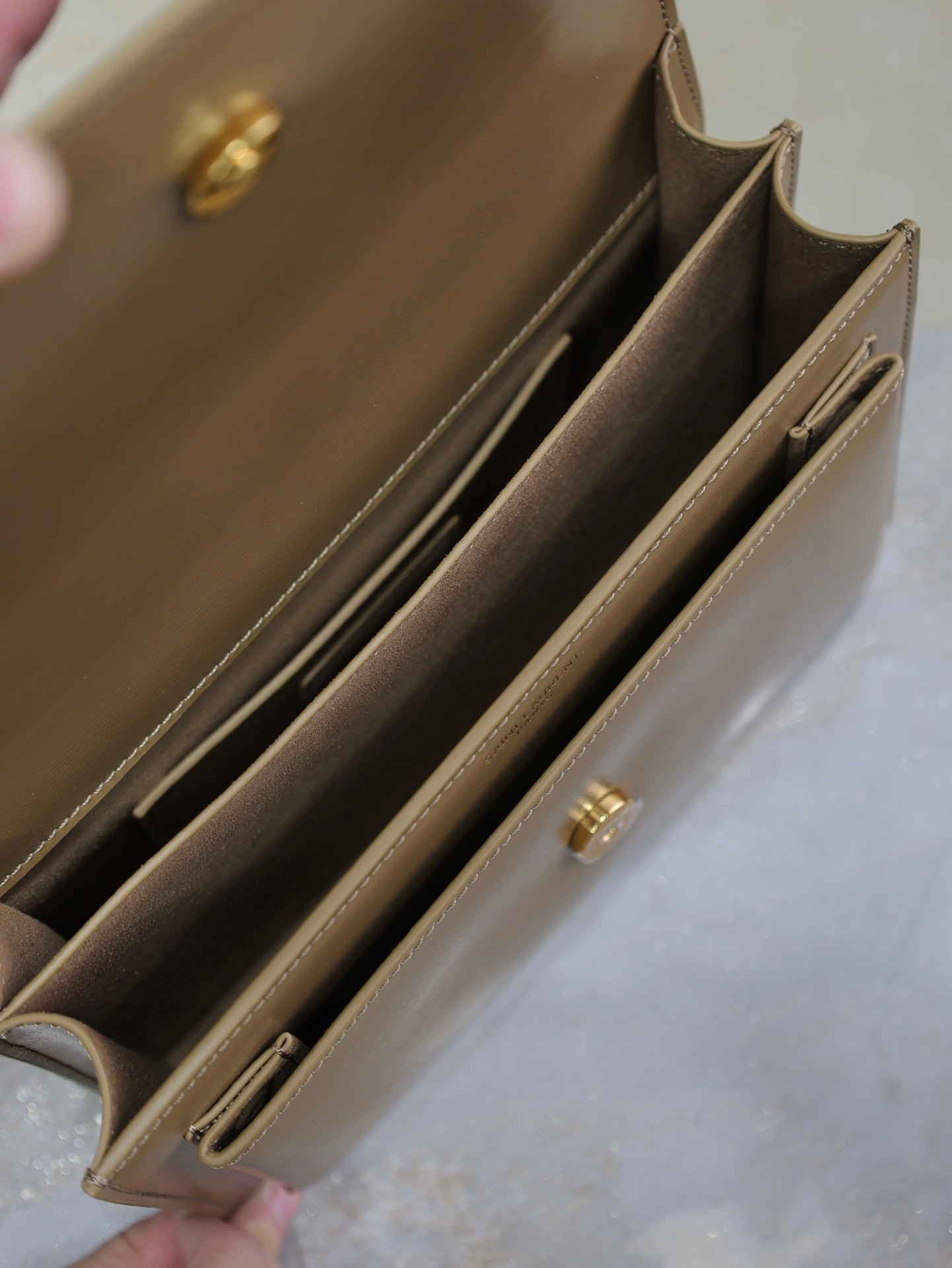 {Style No: 5RDX1AG2} YSL 25S SUNSET BAG 22 IN BROWN CALFSKIN GOLD HARDWARE - Image 5