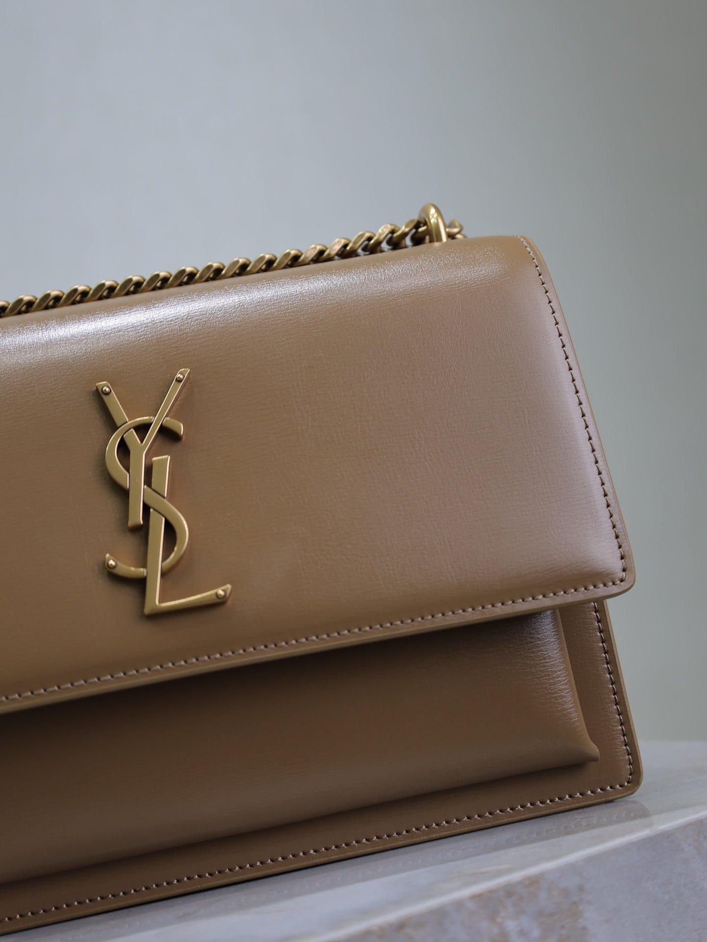 {Style No: 5RDX1AG2} YSL 25S SUNSET BAG 22 IN BROWN CALFSKIN GOLD HARDWARE - Image 3