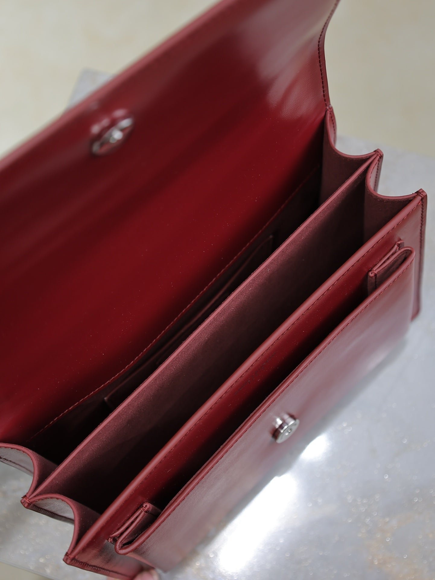 {Style No: KOGCFLOU} YSL 25S SUNSET BAG 22 IN CRIMSON RED CALFSKIN SILVER HARDWARE - Image 5