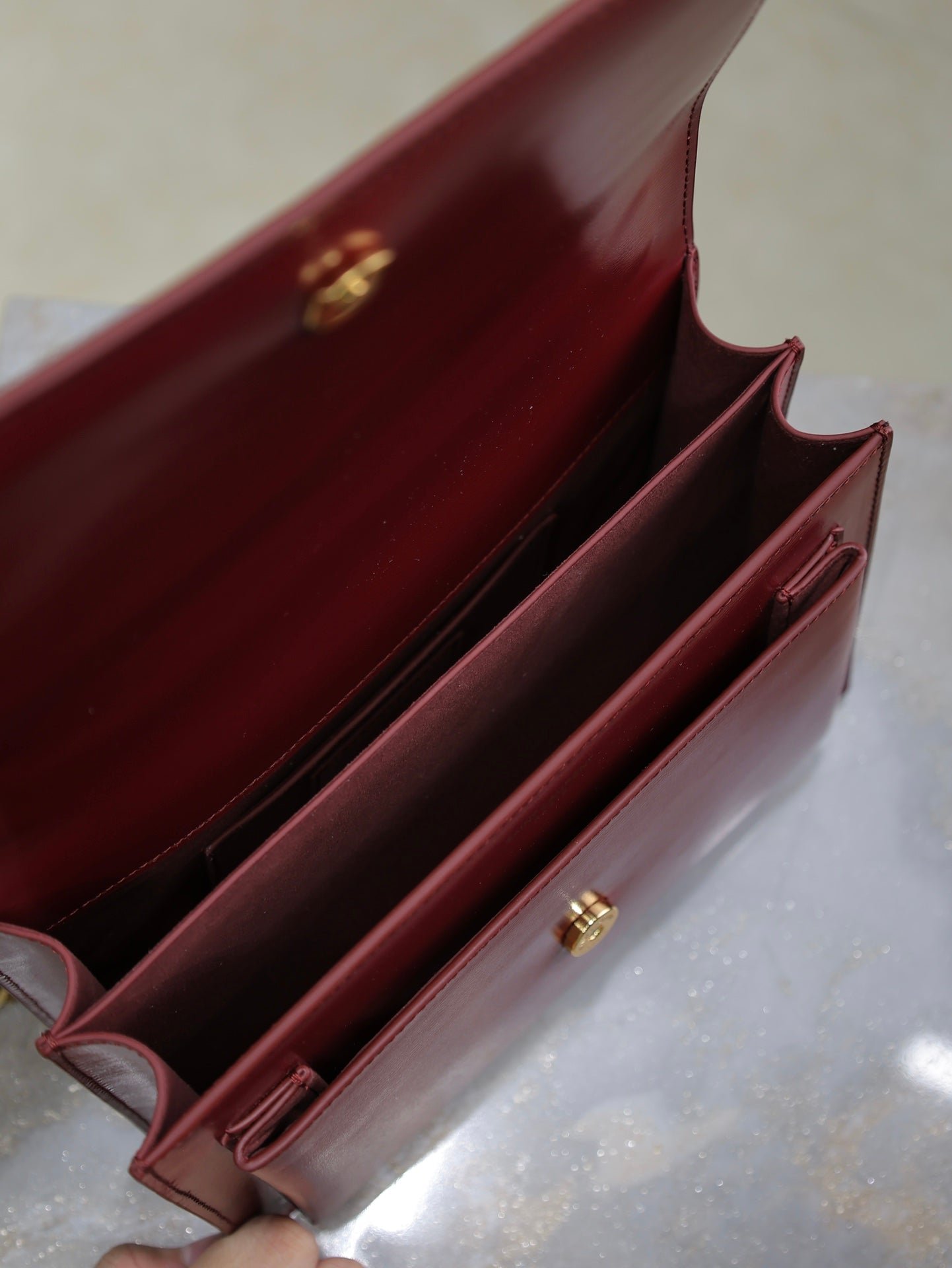 {Style No: HA2UMC9G} YSL 25S SUNSET BAG 22 IN CRIMSON RED CALFSKIN GOLD HARDWARE - Image 5