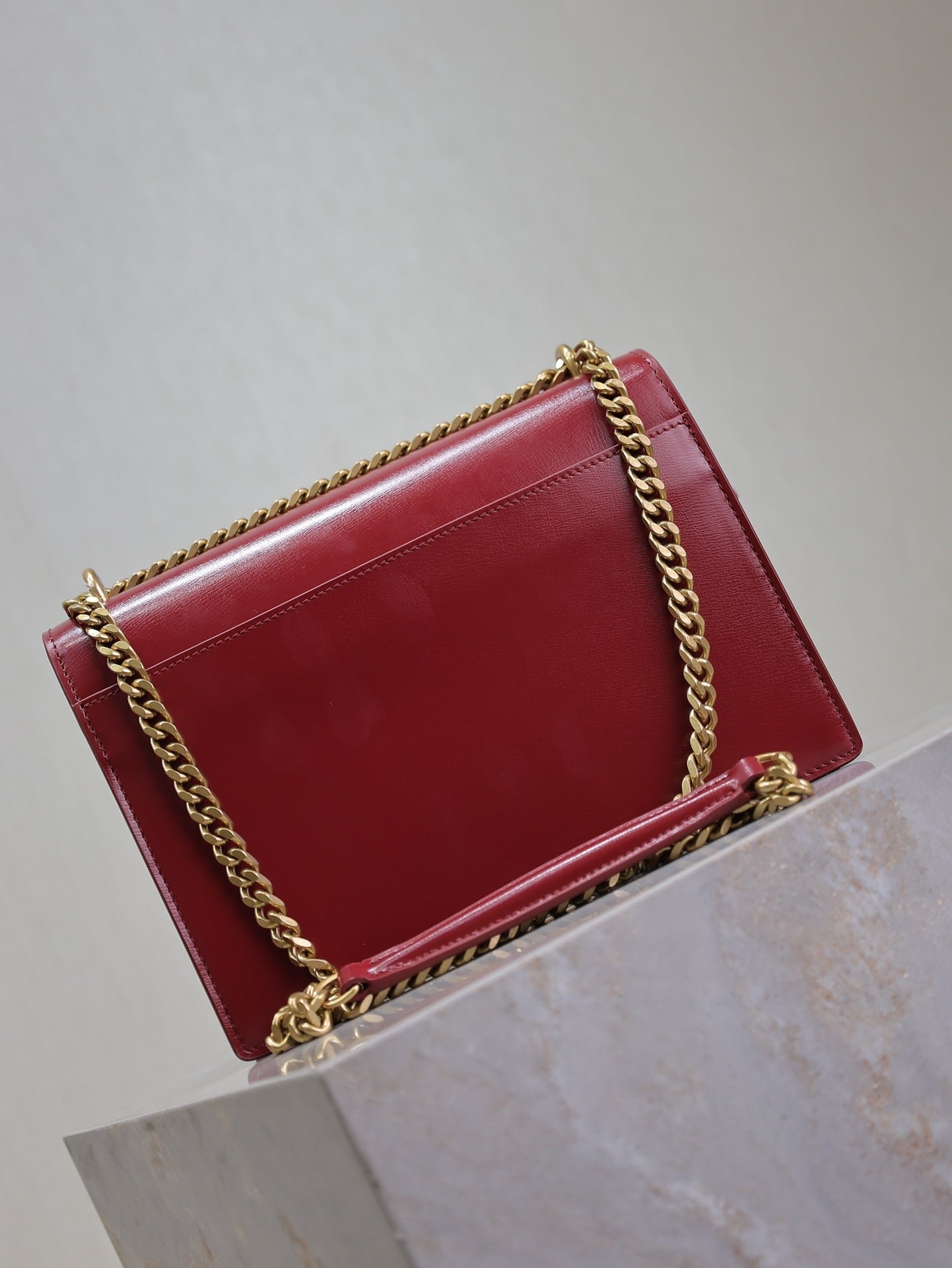 {Style No: HA2UMC9G} YSL 25S SUNSET BAG 22 IN CRIMSON RED CALFSKIN GOLD HARDWARE - Image 2