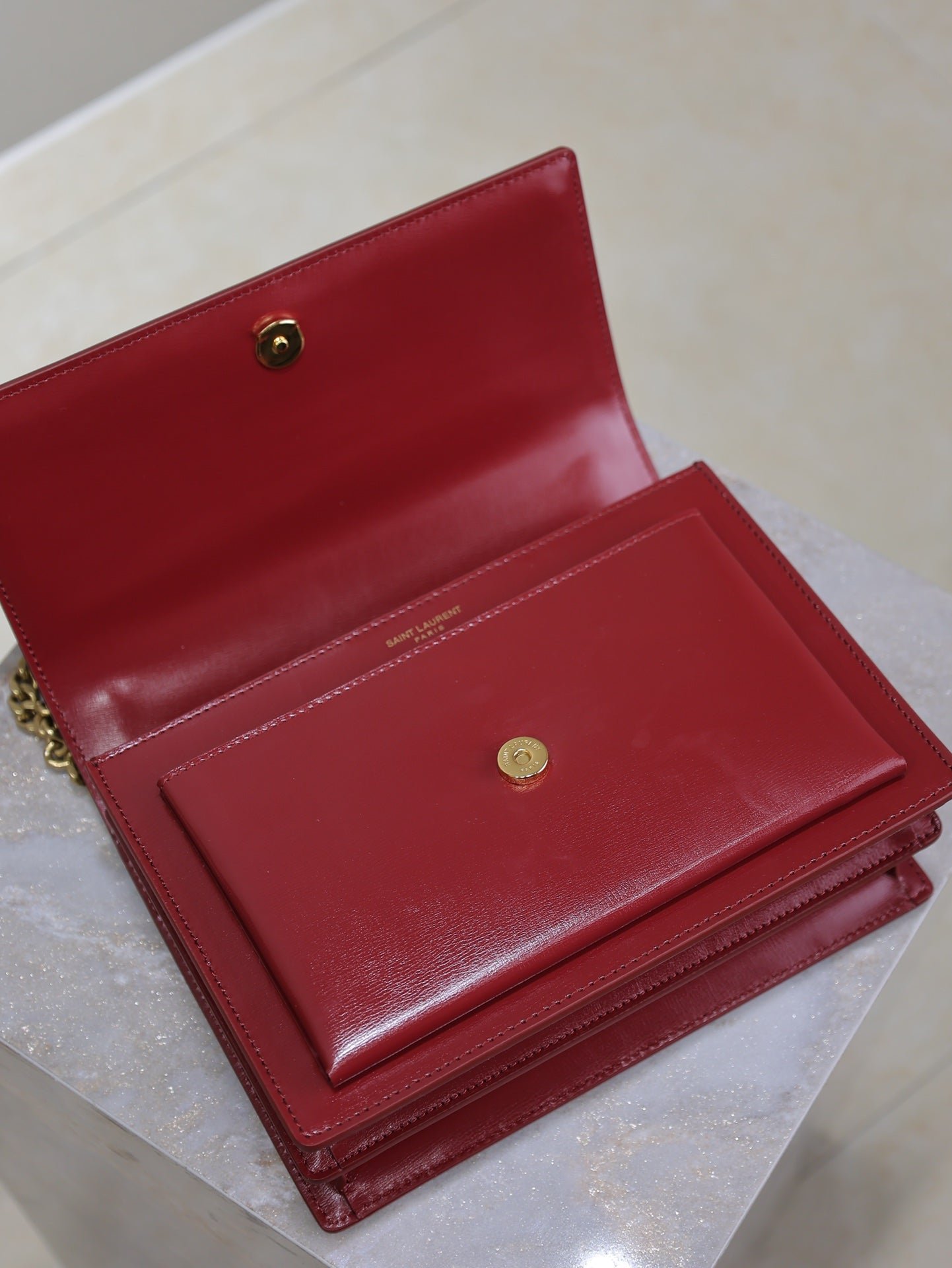 {Style No: HA2UMC9G} YSL 25S SUNSET BAG 22 IN CRIMSON RED CALFSKIN GOLD HARDWARE - Image 4