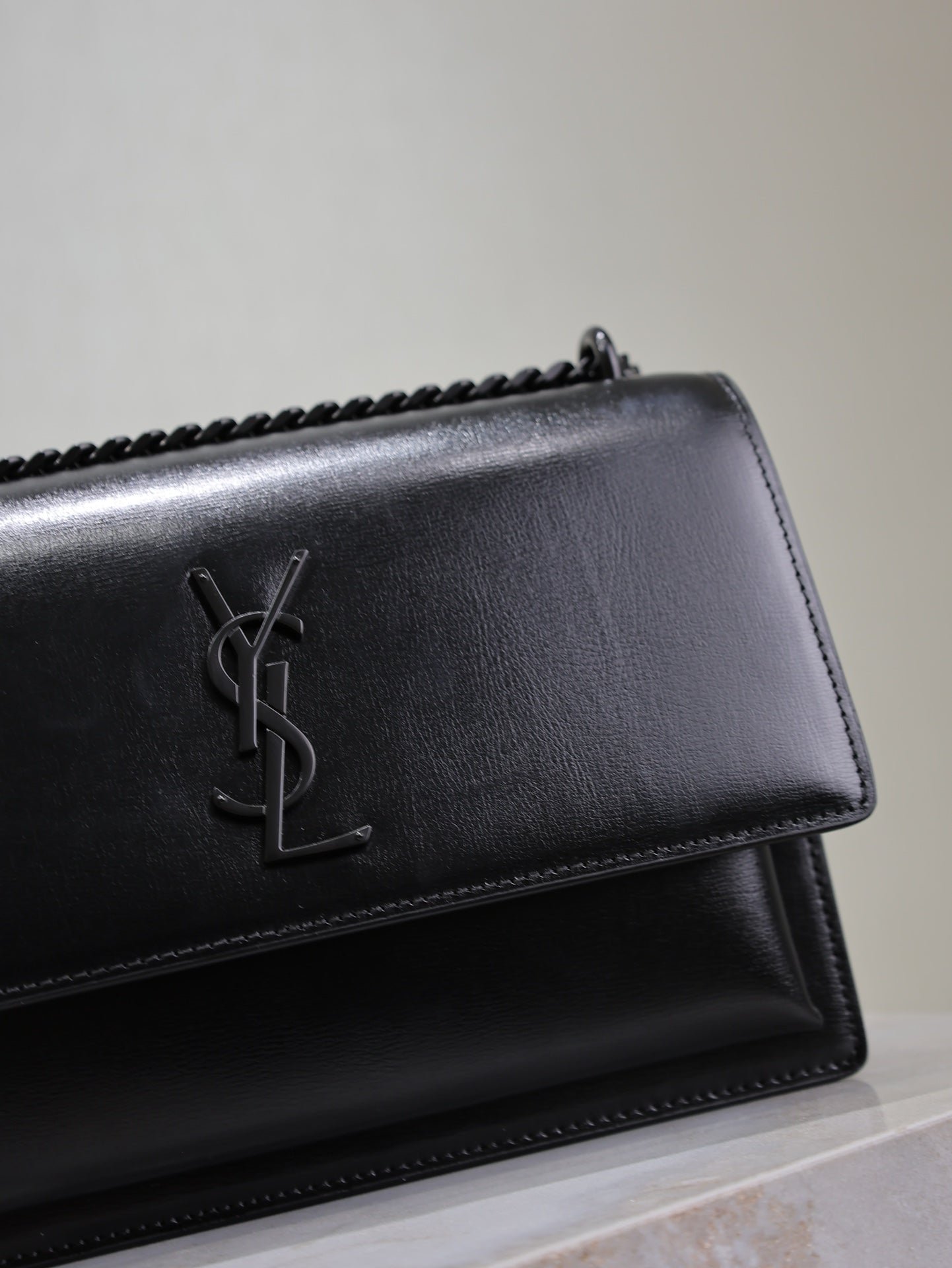 {Style No: IQCY9YO9} YSL 25S SUNSET BAG 22 IN BLACK CALFSKIN BLACK HARDWRE - Image 3