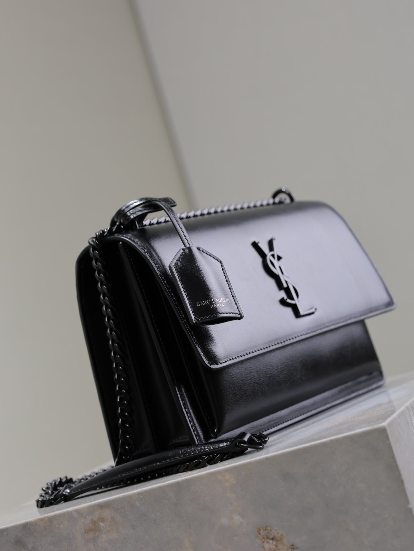 {Style No: IQCY9YO9} YSL 25S SUNSET BAG 22 IN BLACK CALFSKIN BLACK HARDWRE - Image 7