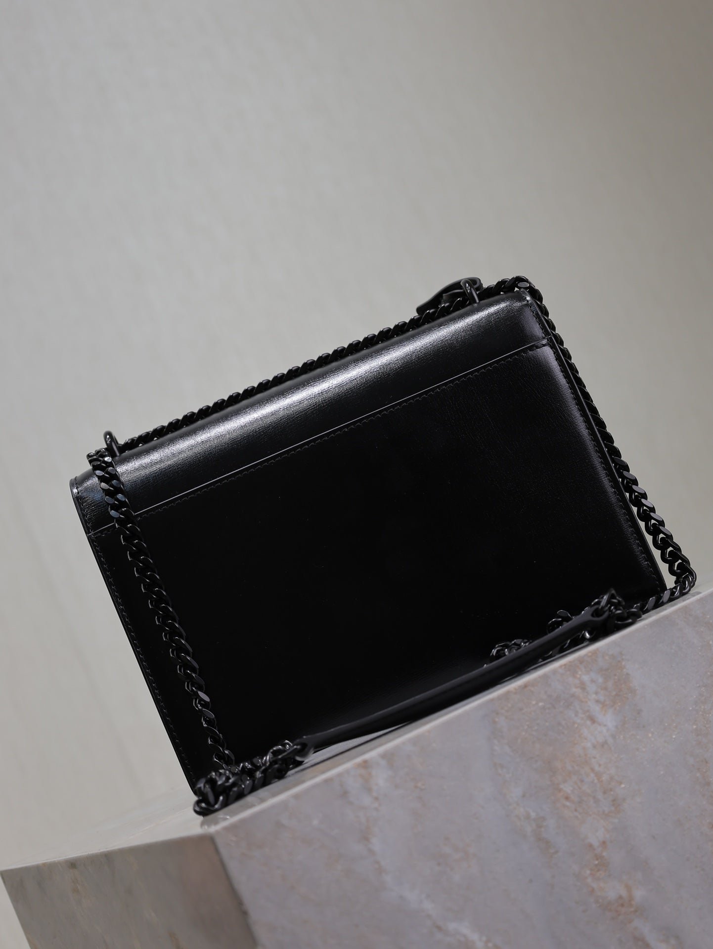 {Style No: IQCY9YO9} YSL 25S SUNSET BAG 22 IN BLACK CALFSKIN BLACK HARDWRE - Image 2