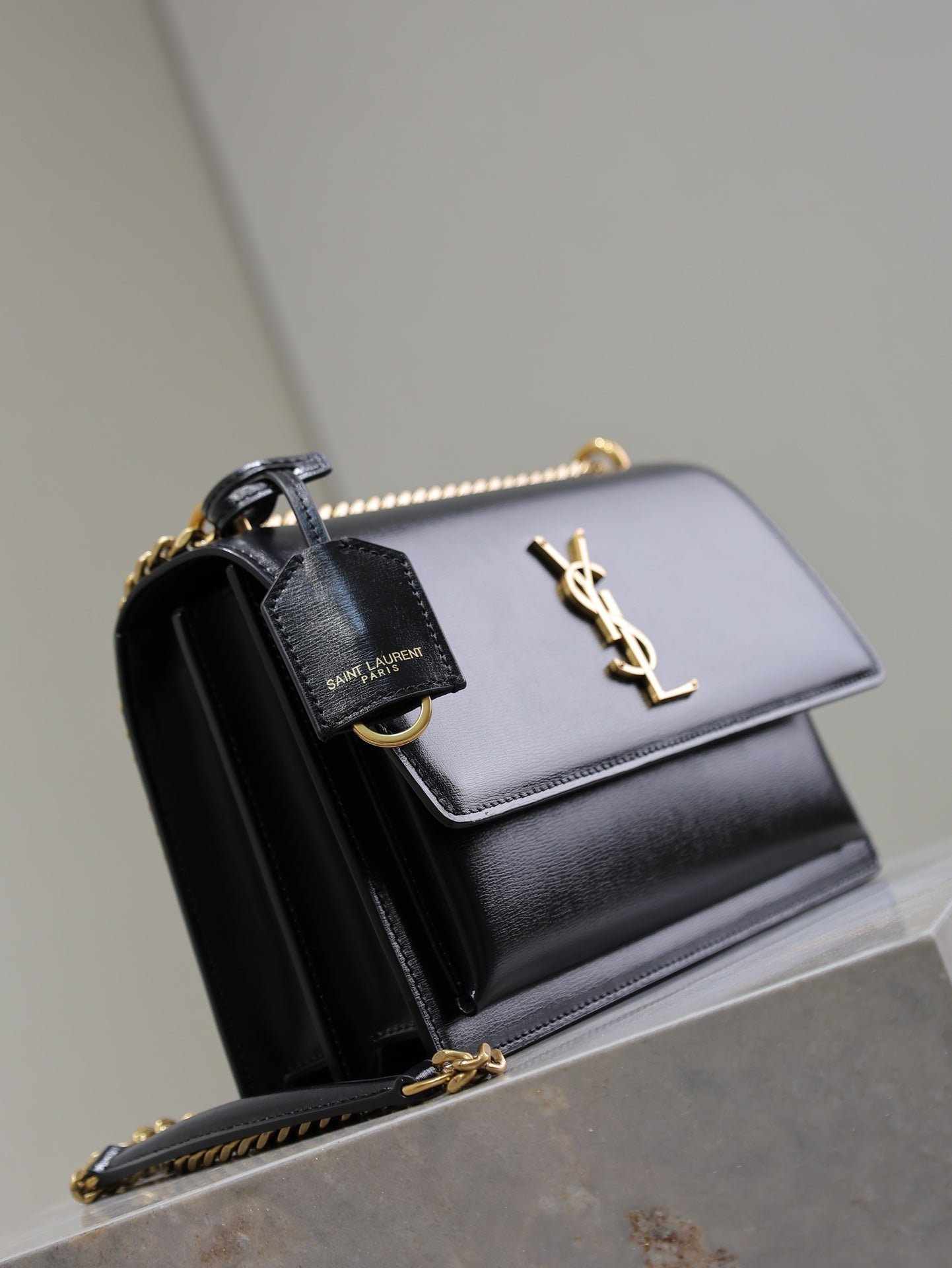 {Style No: NJZFYE1J} YSL 25S SUNSET BAG 22 IN BLACK CALFSKIN GOLD HARDWARE - Image 8