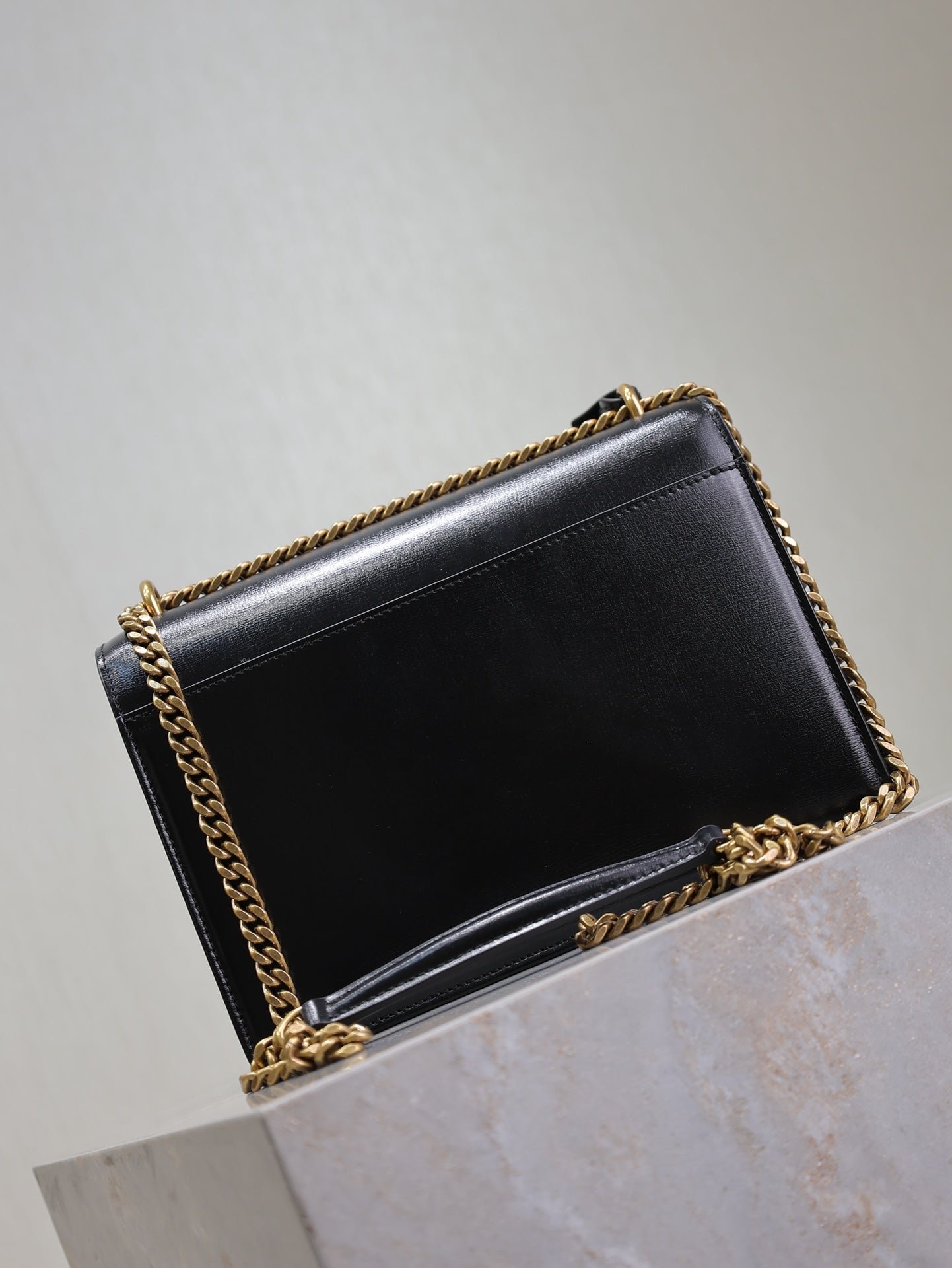 {Style No: NJZFYE1J} YSL 25S SUNSET BAG 22 IN BLACK CALFSKIN GOLD HARDWARE - Image 2