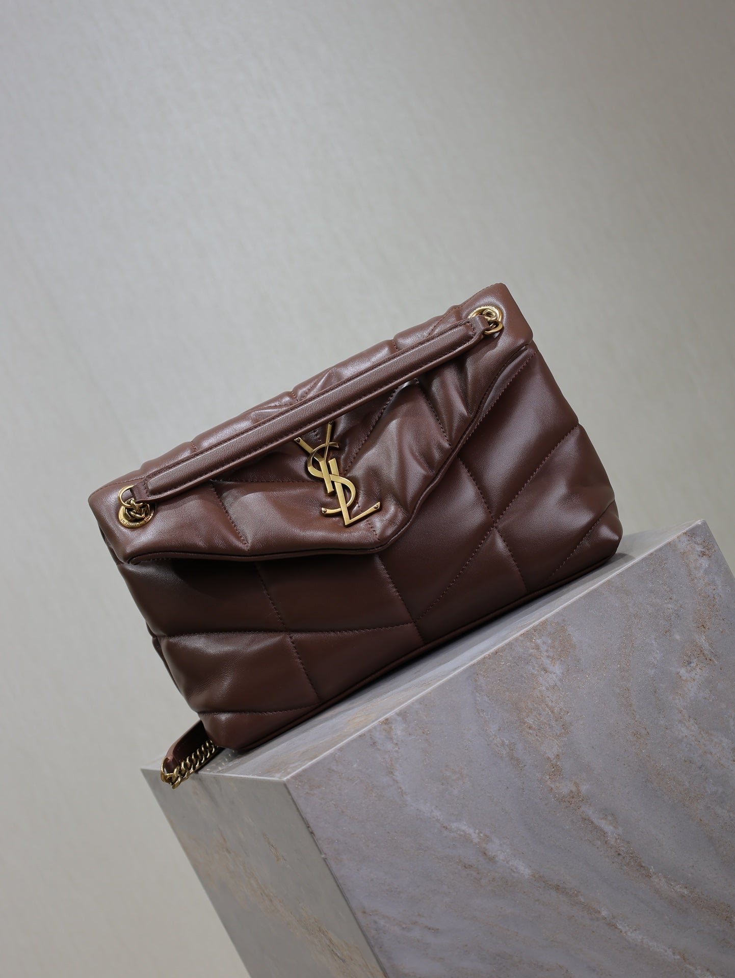 {Style No: 3X4KEAZR} YSL 25S LOULOU PUFFER MM 29 IN DARK BROWN CALFSKIN GOLD HARDWARE - Image 8
