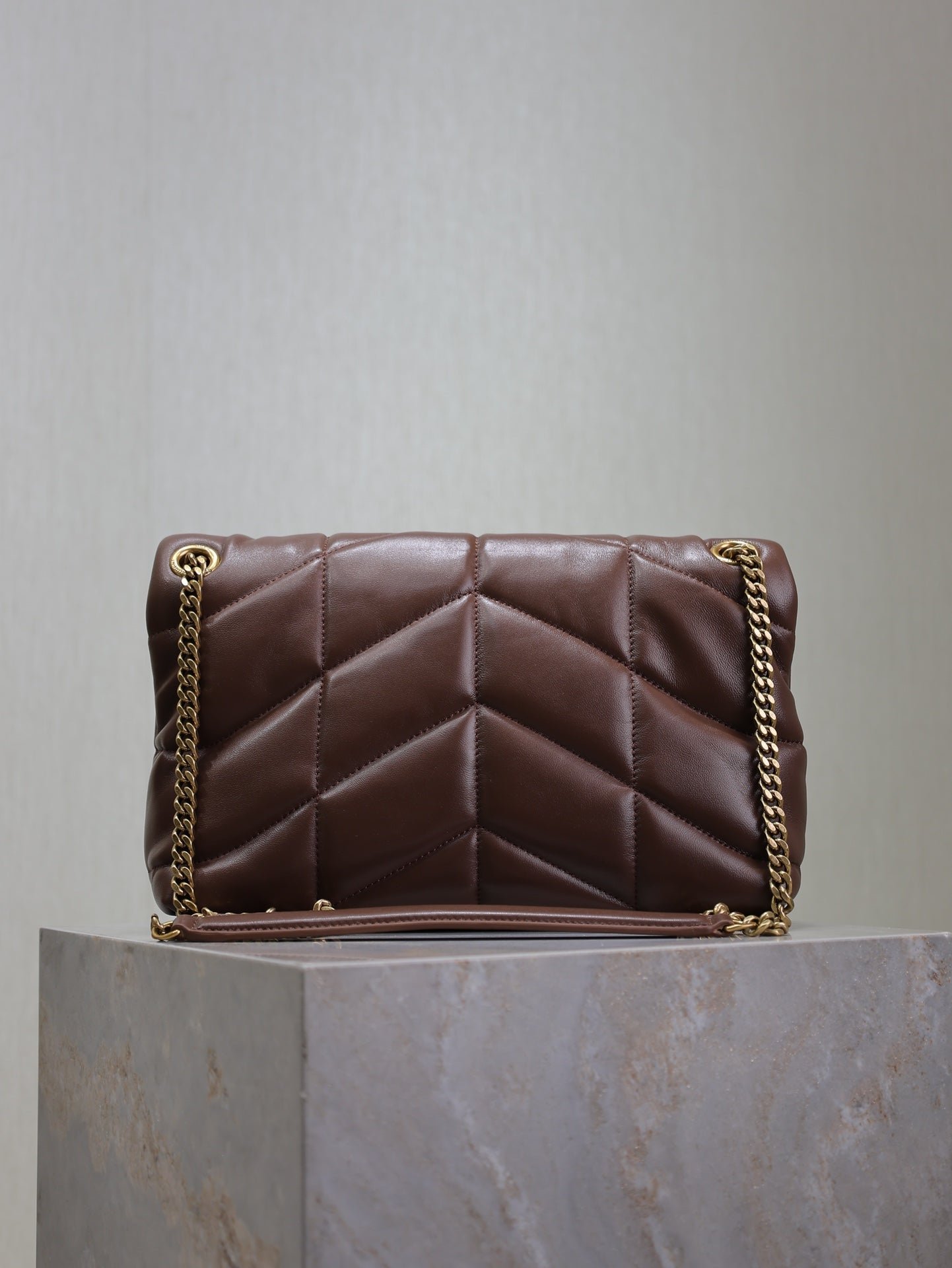 {Style No: 3X4KEAZR} YSL 25S LOULOU PUFFER MM 29 IN DARK BROWN CALFSKIN GOLD HARDWARE - Image 2