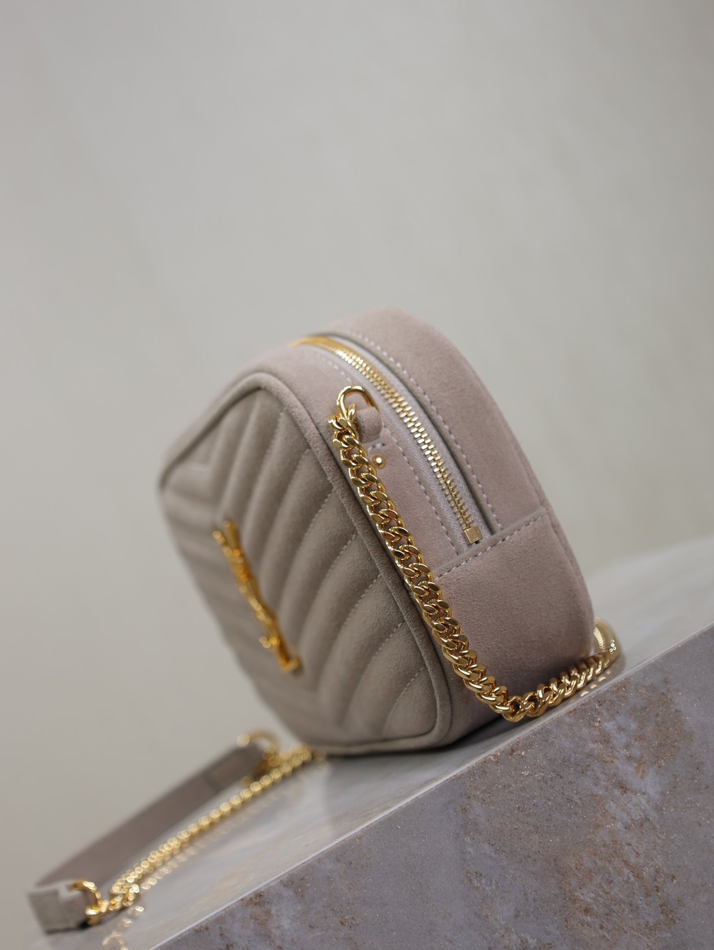 {Style No: 3OGR6DKK} LOU MINI CAMERA BAG 18 IN SILVER PINK SUEDE GOLD HARDWARE - Image 3