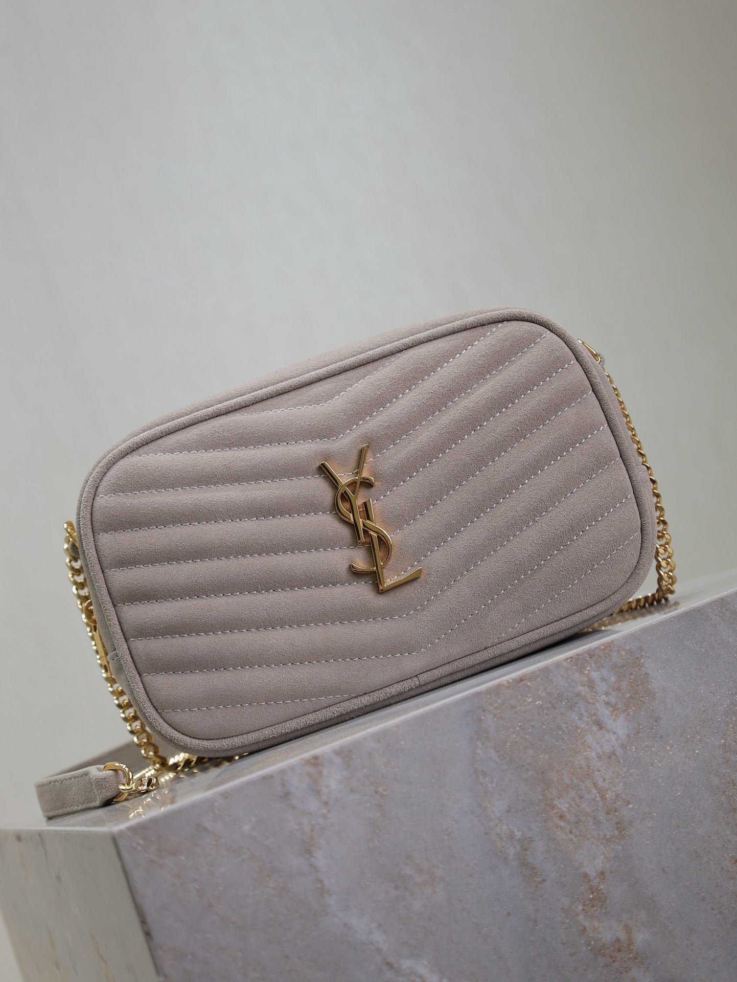 {Style No: 3OGR6DKK} LOU MINI CAMERA BAG 18 IN SILVER PINK SUEDE GOLD HARDWARE - Image 2