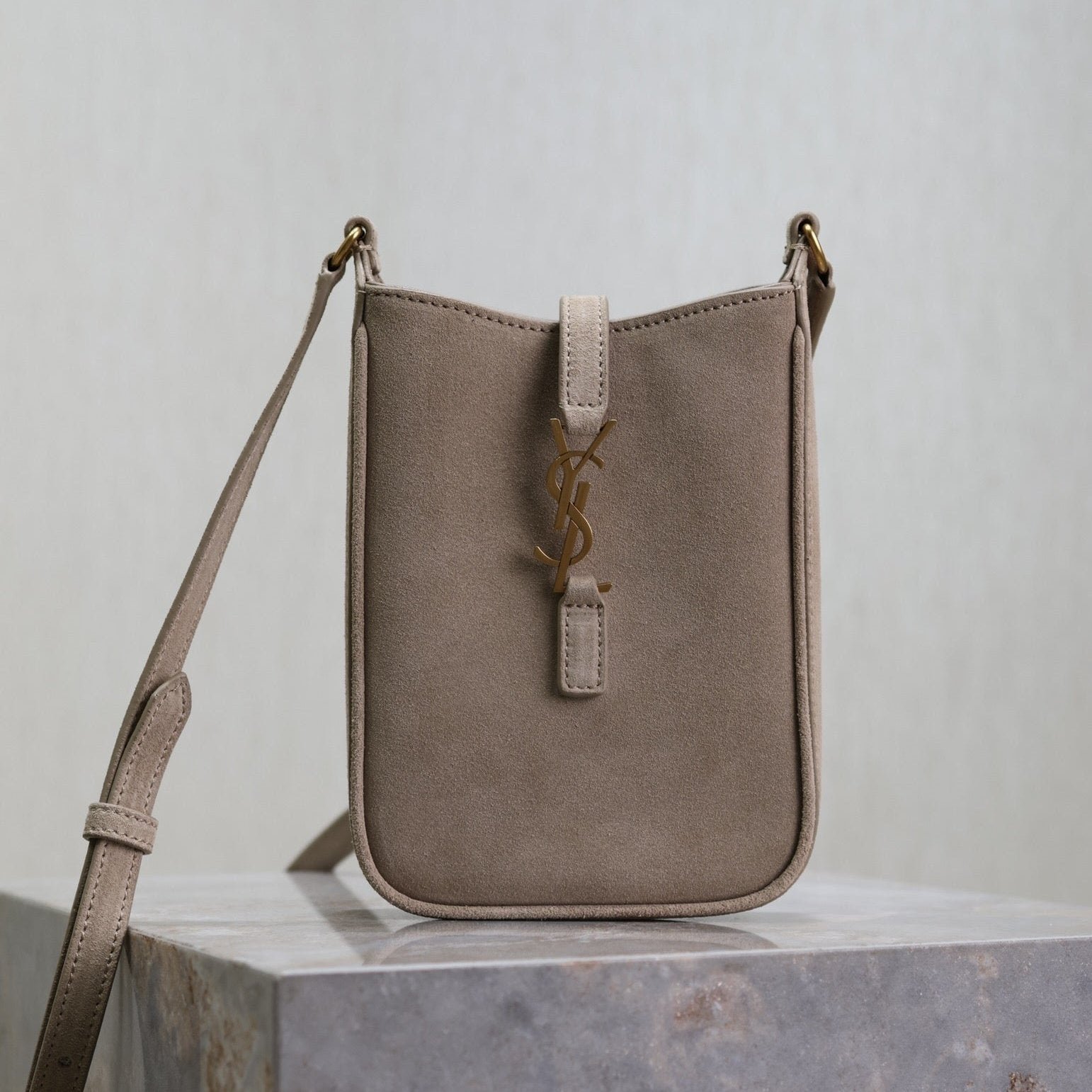 {Style No: I943DTA8} LE 5 À 7 HOBO MINI BAG 18 IN LIGHT BROWN SUEDE COPPER HARDWARE