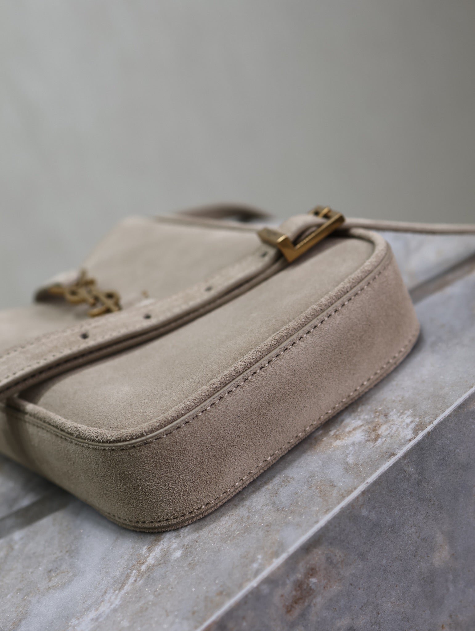 {Style No: I943DTA8} LE 5 À 7 HOBO MINI BAG 18 IN LIGHT BROWN SUEDE COPPER HARDWARE - Image 9