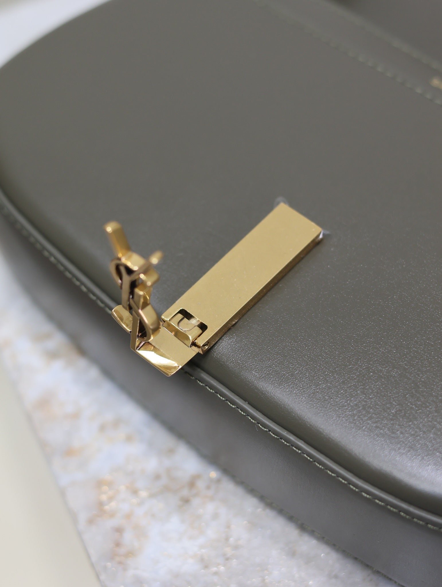 {Style No: R7ROYFTS} MINI VOLTAIRE IN BOX 17 IN KOMBU GREEN CALFSKIN GOLD LOGO - Image 2