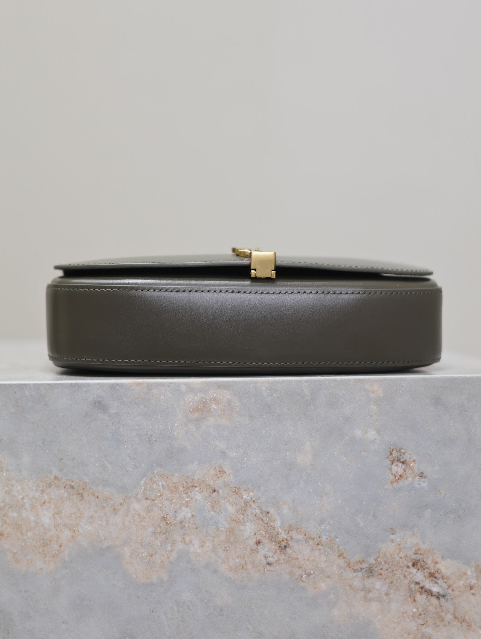 {Style No: R7ROYFTS} MINI VOLTAIRE IN BOX 17 IN KOMBU GREEN CALFSKIN GOLD LOGO - Image 9
