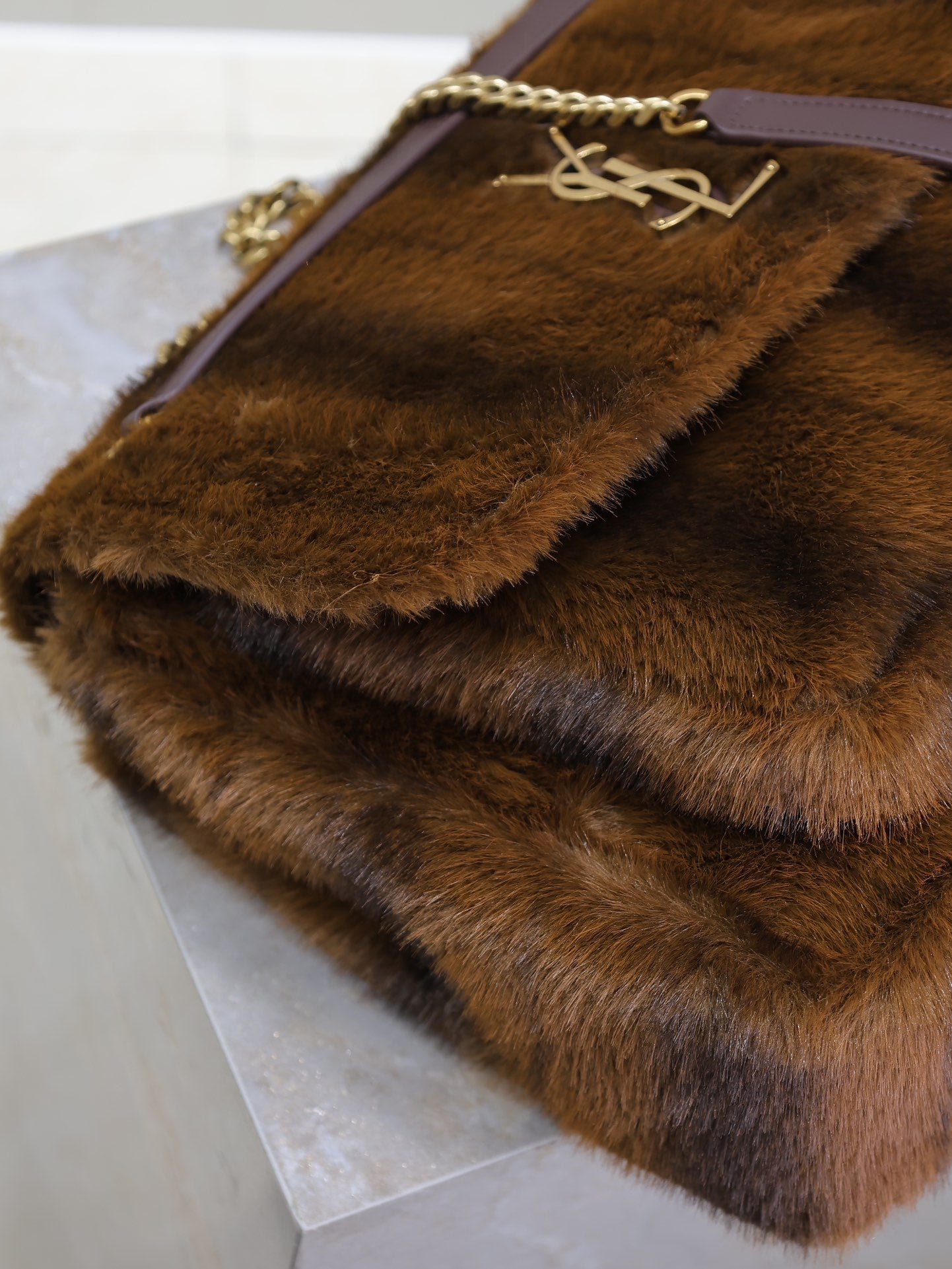 {Style No: KARAZP7N} NIKI LARGE 32 IN COFFE BROWN MINK FUR GOLD HARDWARE - Image 4