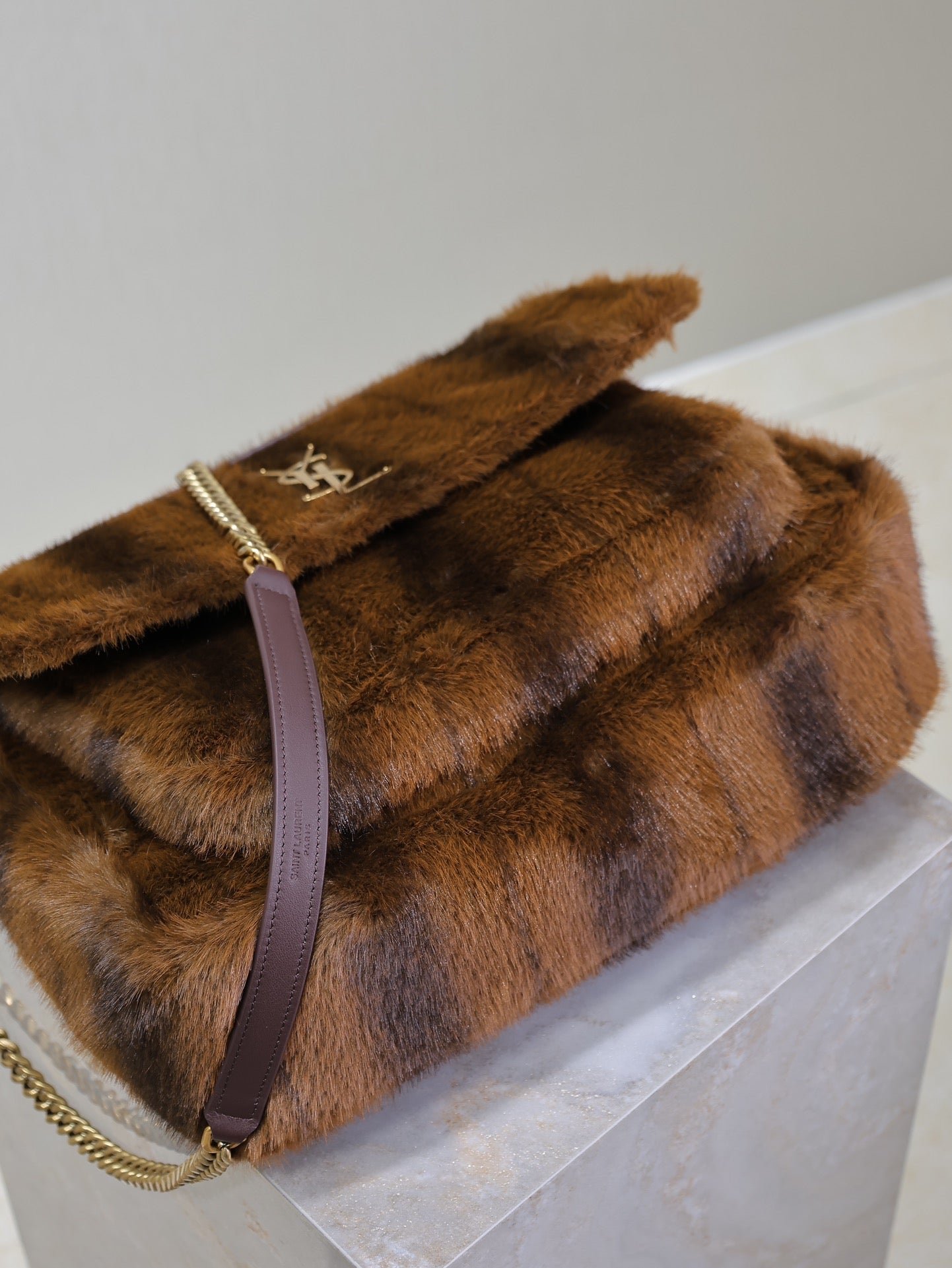 {Style No: KARAZP7N} NIKI LARGE 32 IN COFFE BROWN MINK FUR GOLD HARDWARE - Image 7
