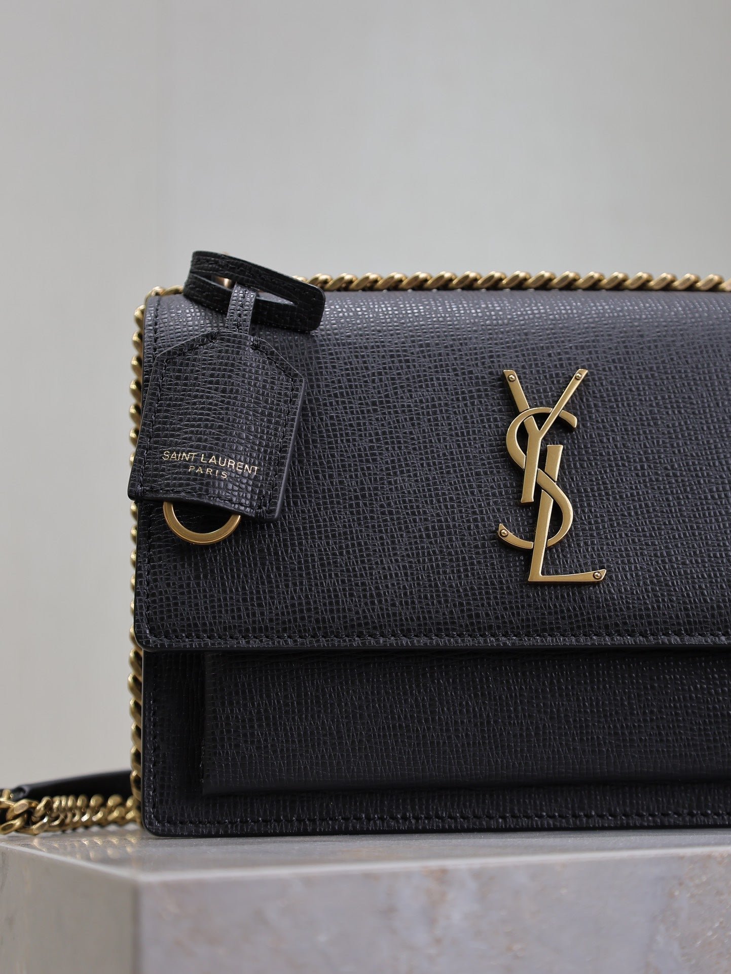 {Style No: GJXPM92K} YSL 25S SUNSET MEDIUM 22 IN BLACK GRAINED CALFSKIN GOLD HARDWRE - Image 4