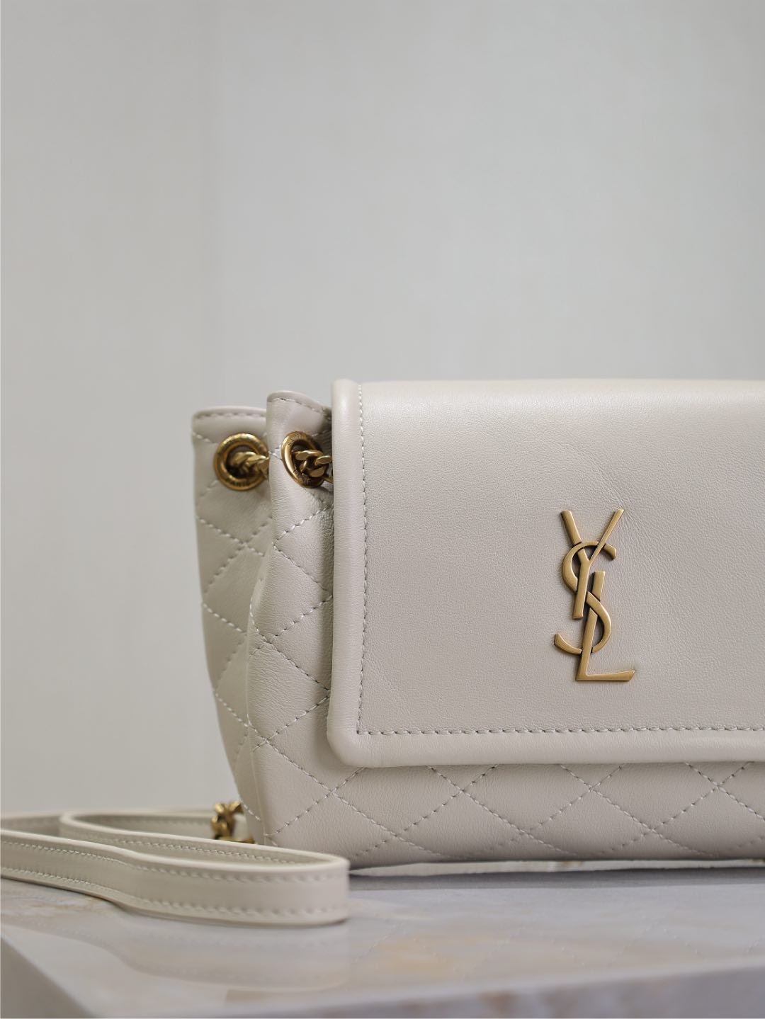 {Style No: CG7D98C1} MINI NOLITA BAG 18 IN WHITE LAMBSKIN COPPER HARDWARE - Image 4