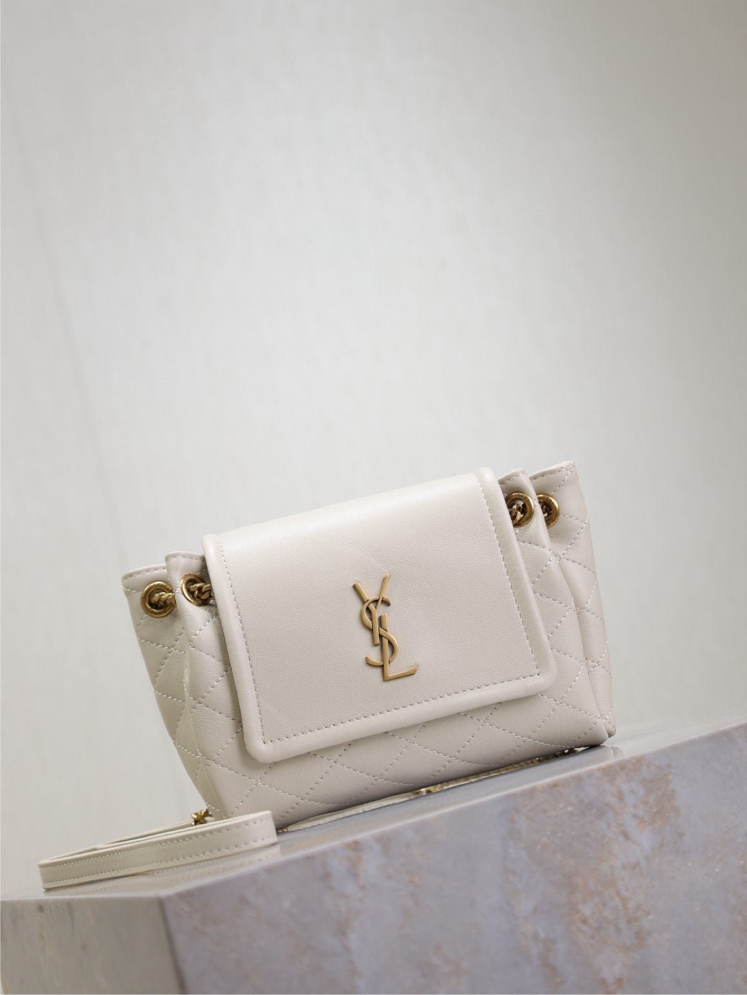 {Style No: CG7D98C1} MINI NOLITA BAG 18 IN WHITE LAMBSKIN COPPER HARDWARE - Image 8