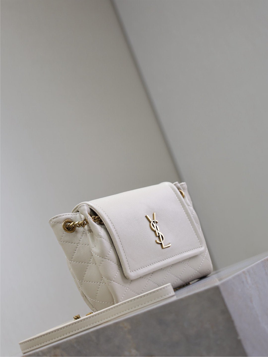 {Style No: CG7D98C1} MINI NOLITA BAG 18 IN WHITE LAMBSKIN COPPER HARDWARE - Image 9