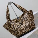 {Style No: EKMQH3UK} LE 5 À 7 BEA TOTE BAG 50 IN LEOPARD PRINT LEATHER GOLD LOGO