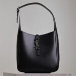 {Style No: 37Z83VE3} LE 5 À 7 SUPPLE BAG 23 IN BLACK CALFSKIN SILVER BUCKLE