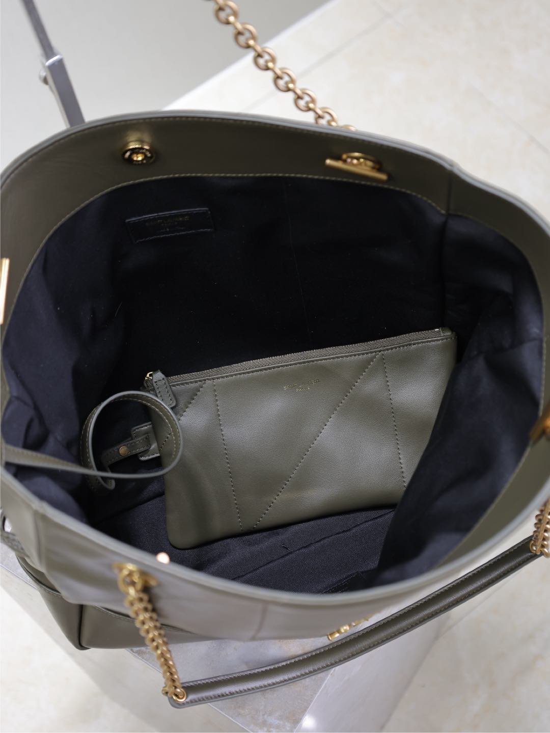 {Style No: 87YFPUHK} JAMIE LARGE POCHON 34 IN UNIFORM GREEN LAMBSKIN COPPER HARDWARE - Image 6