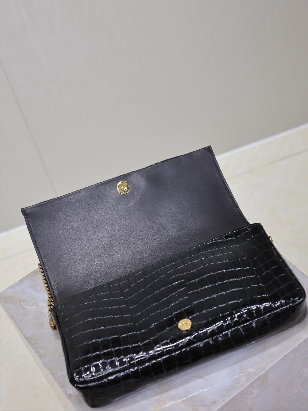 {Style No: SNDUZKGM} KATE 99 MEDIUM BAG 26 IN BLACK CROCODILE-EMBOSSED CALFSKIN COPPER HARDWARE - Image 3