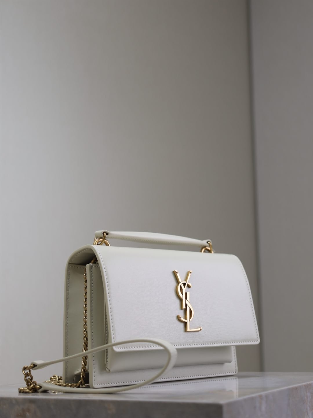 {Style No: YK334PYA} SUNSET SMALL BAG 19 IN WHITE CALFSKIN GOLD HARDWARE - Image 2
