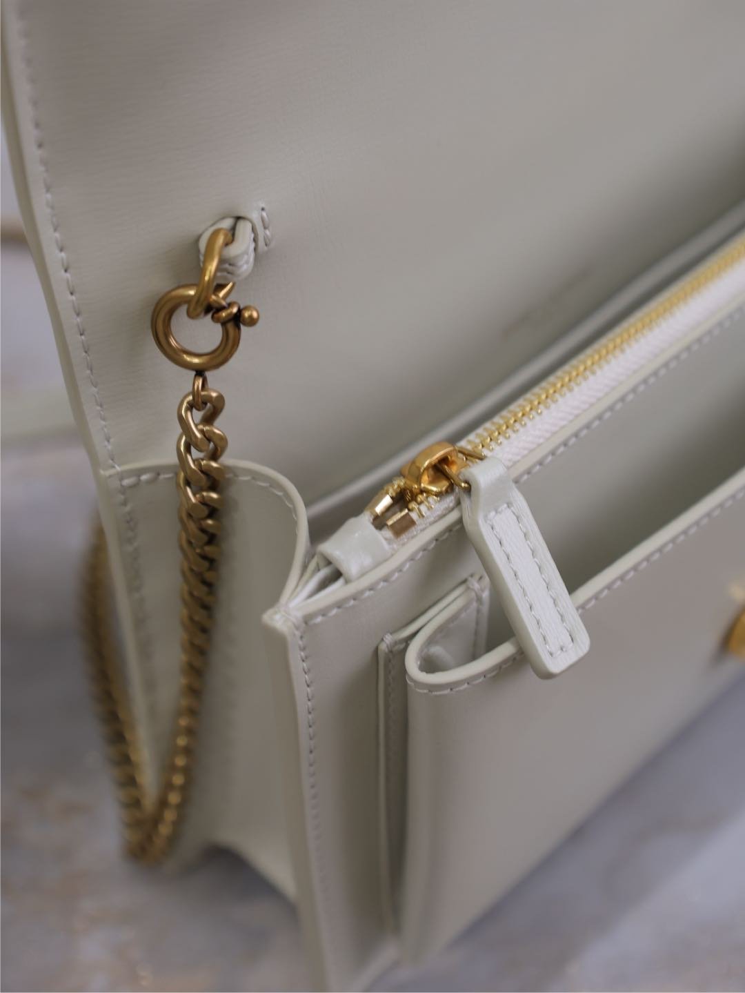 {Style No: YK334PYA} SUNSET SMALL BAG 19 IN WHITE CALFSKIN GOLD HARDWARE - Image 6