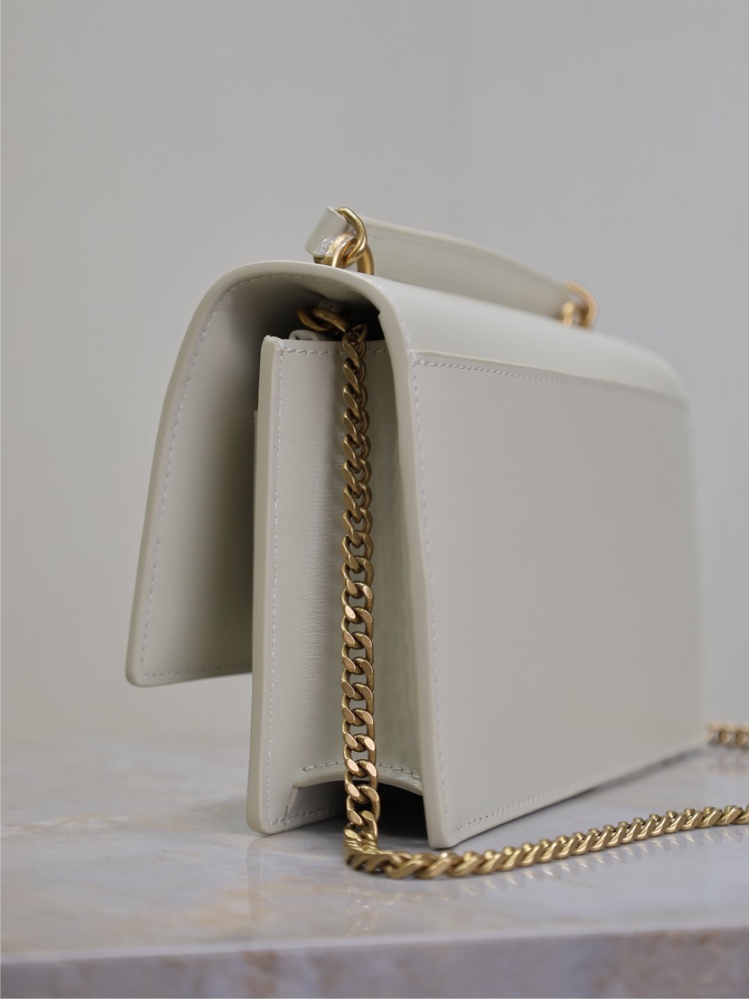 {Style No: YK334PYA} SUNSET SMALL BAG 19 IN WHITE CALFSKIN GOLD HARDWARE - Image 9