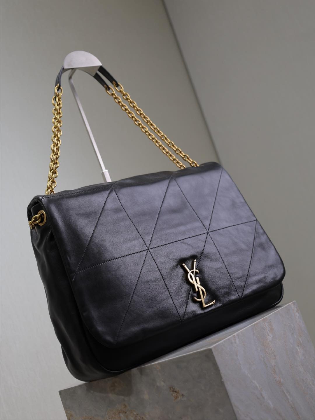 {Style No: SU9IBQFK} JAMIE 4.3 LARGE BAG 43 IN BLACK LAMBSKIN GOLD HARDWARE - Image 2