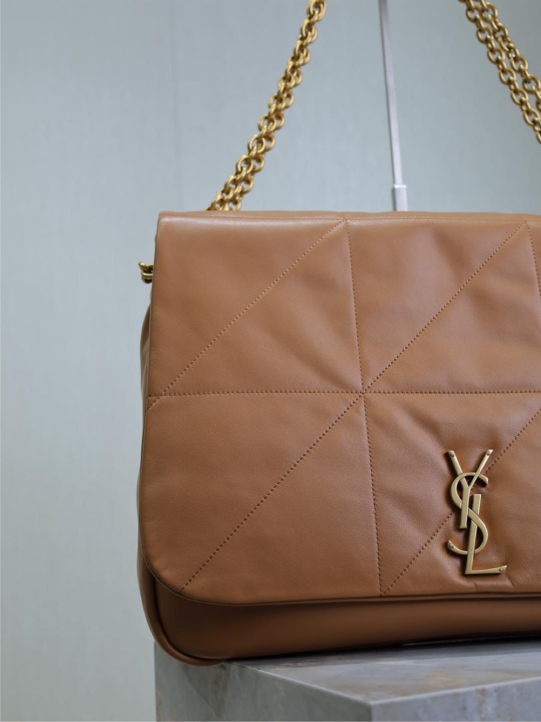 {Style No: QHKNTHL7} JAMIE 4.3 LARGE BAG 43 IN BRONZE BROWN SMOOTH LAMBSKIN GOLD HARDWARE - Image 7