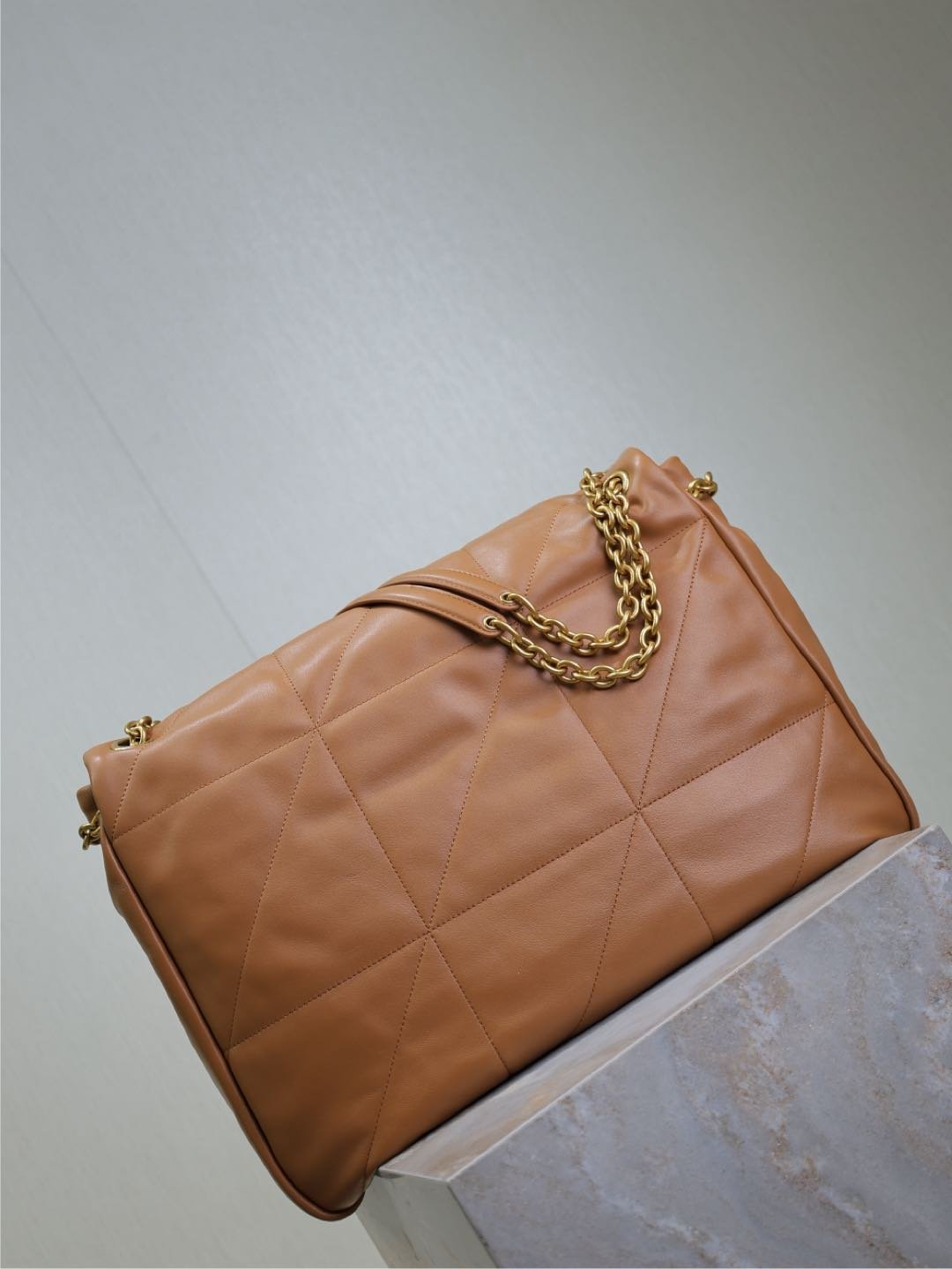 {Style No: QHKNTHL7} JAMIE 4.3 LARGE BAG 43 IN BRONZE BROWN SMOOTH LAMBSKIN GOLD HARDWARE - Image 9