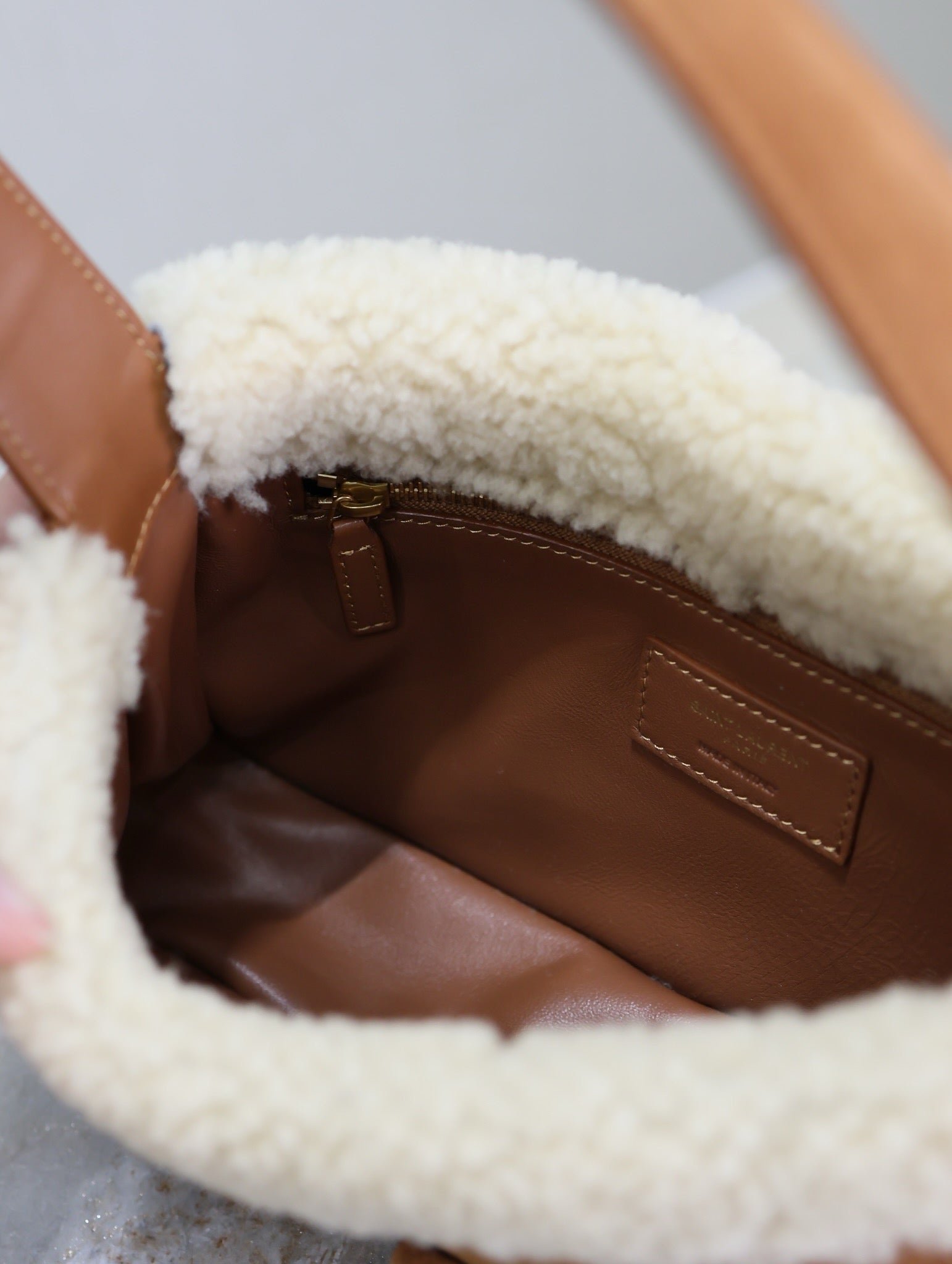 {Style No: LM212PS5} LE 5 À 7 SHOULDER BAG 25 IN BROWNIE SUEDE AND WHITE SHEARLING TRIM - Image 2