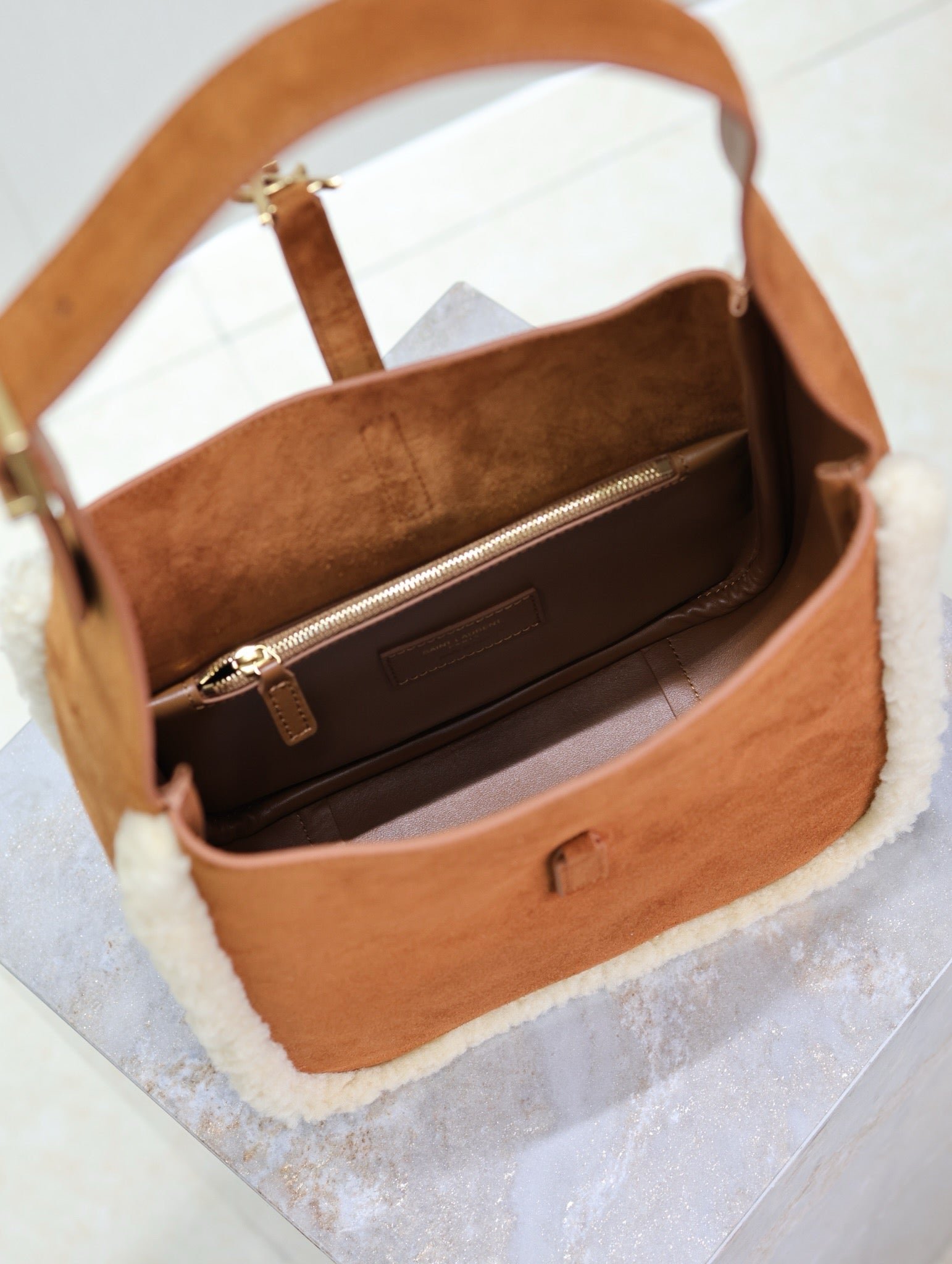 {Style No: 8U9X2EQA} LE 5 À 7 SMALL SUPPLE 23 IN AMBER ORANGE SUEDE AND WHITE LAMB FUR TRIM - Image 9